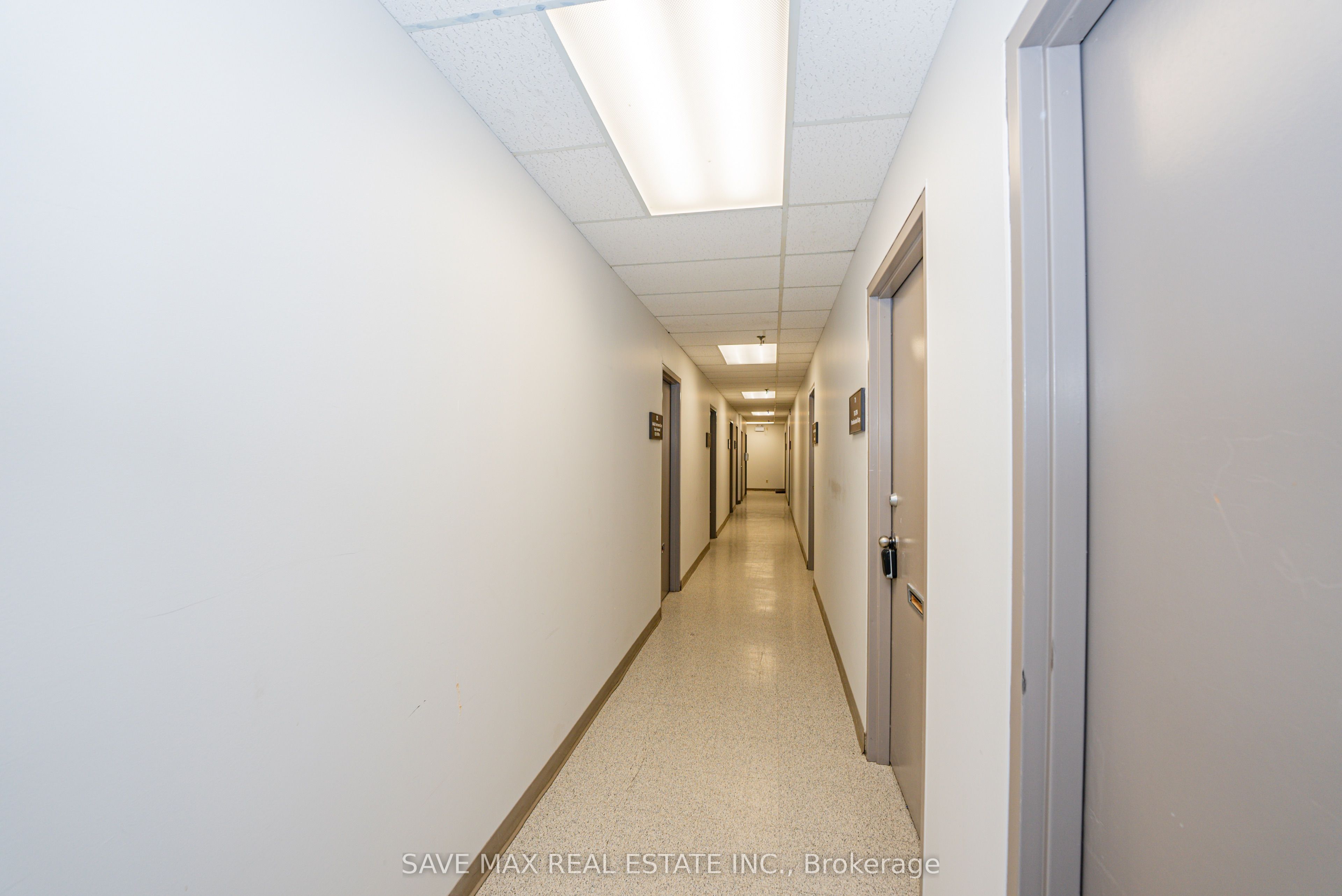 #82 - 2455 Cawthra Road Property Photo 3