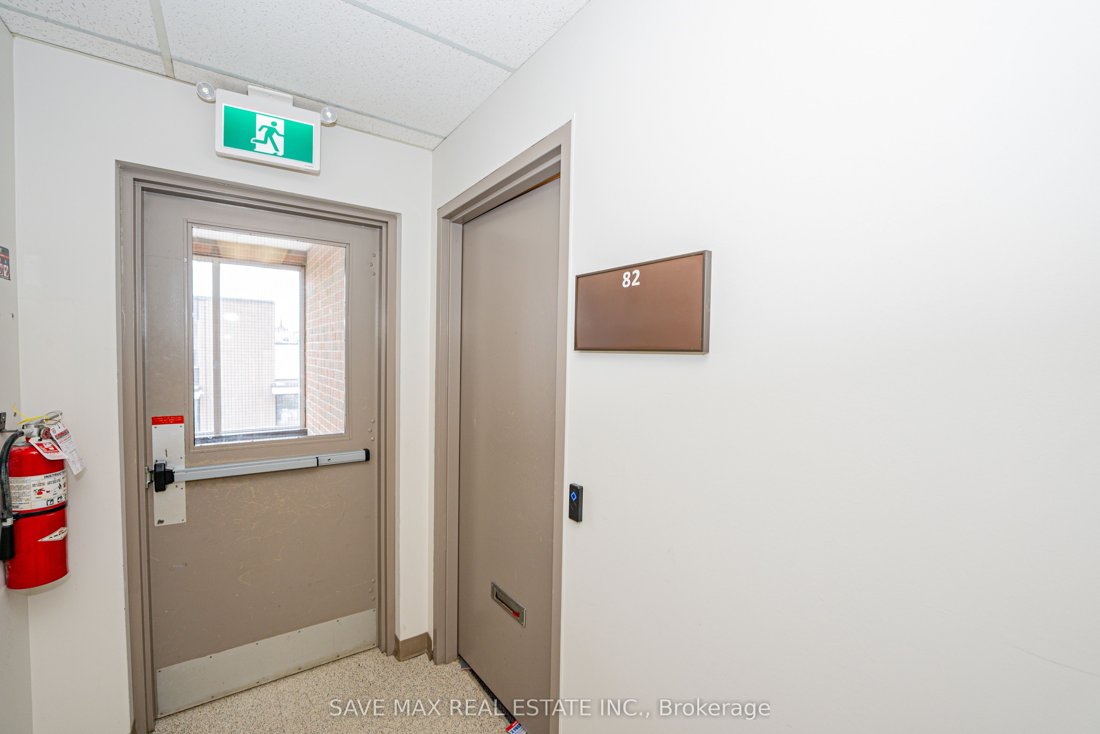 #82 - 2455 Cawthra Road Property Photo 4