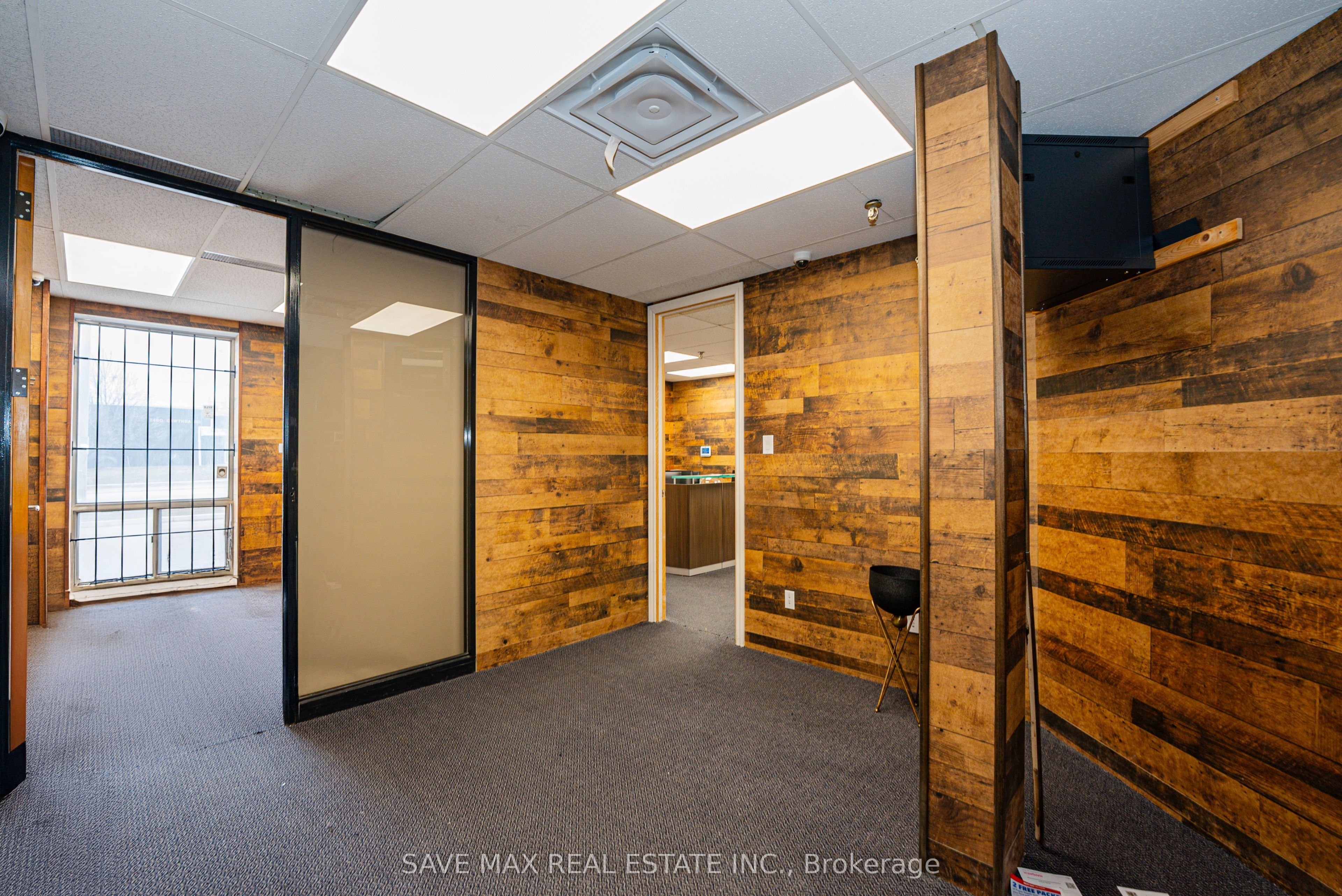 #104 - 2465 Cawthra Road Property Photo 5