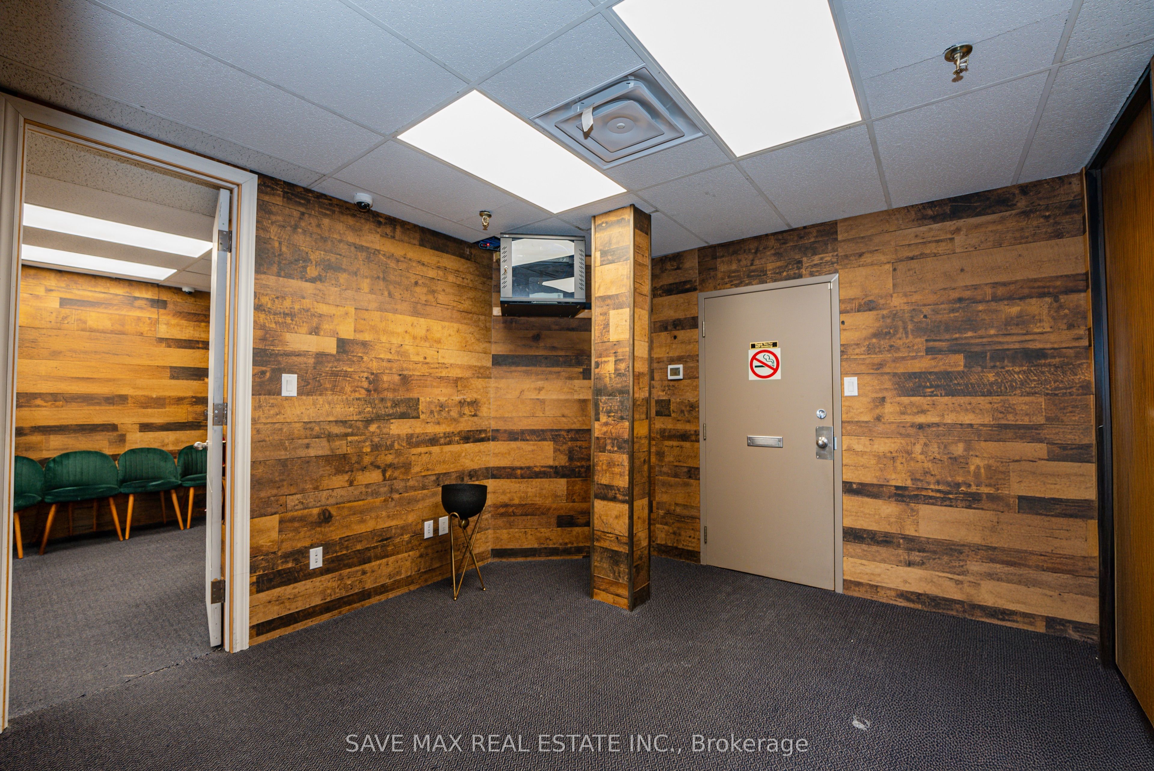 #104 - 2465 Cawthra Road Property Photo 6