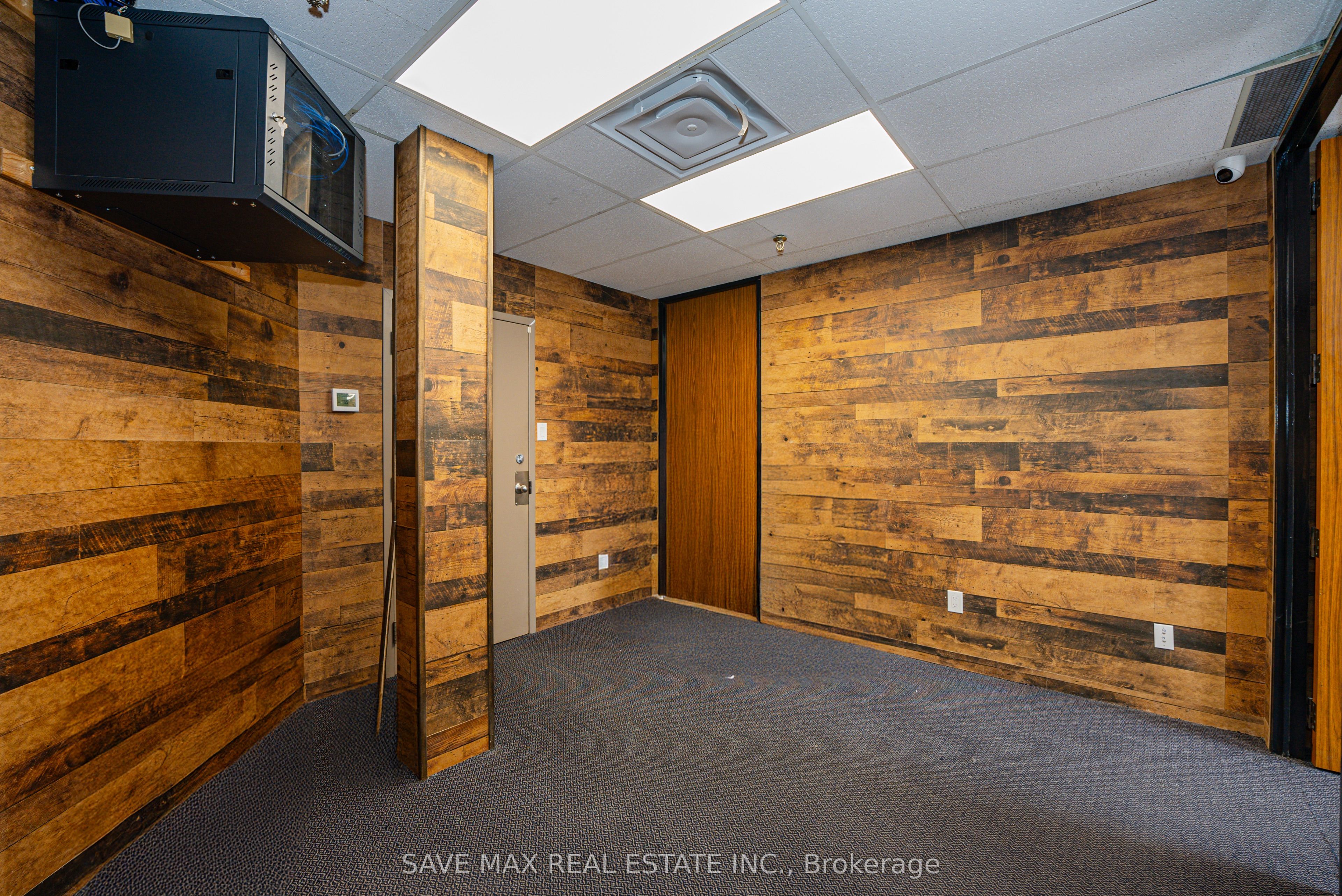 #104 - 2465 Cawthra Road Property Photo 7