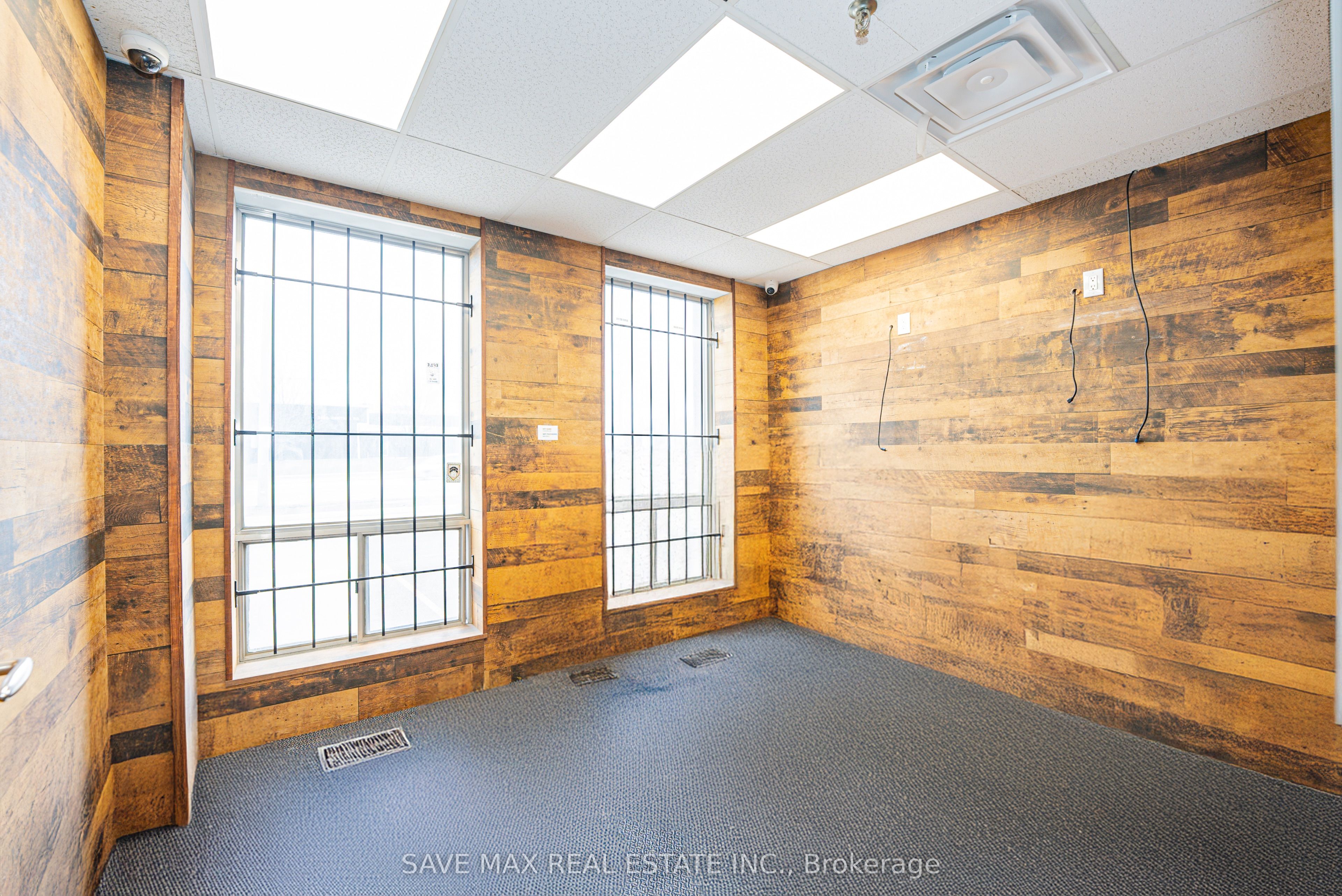 #104 - 2465 Cawthra Road Property Photo 8