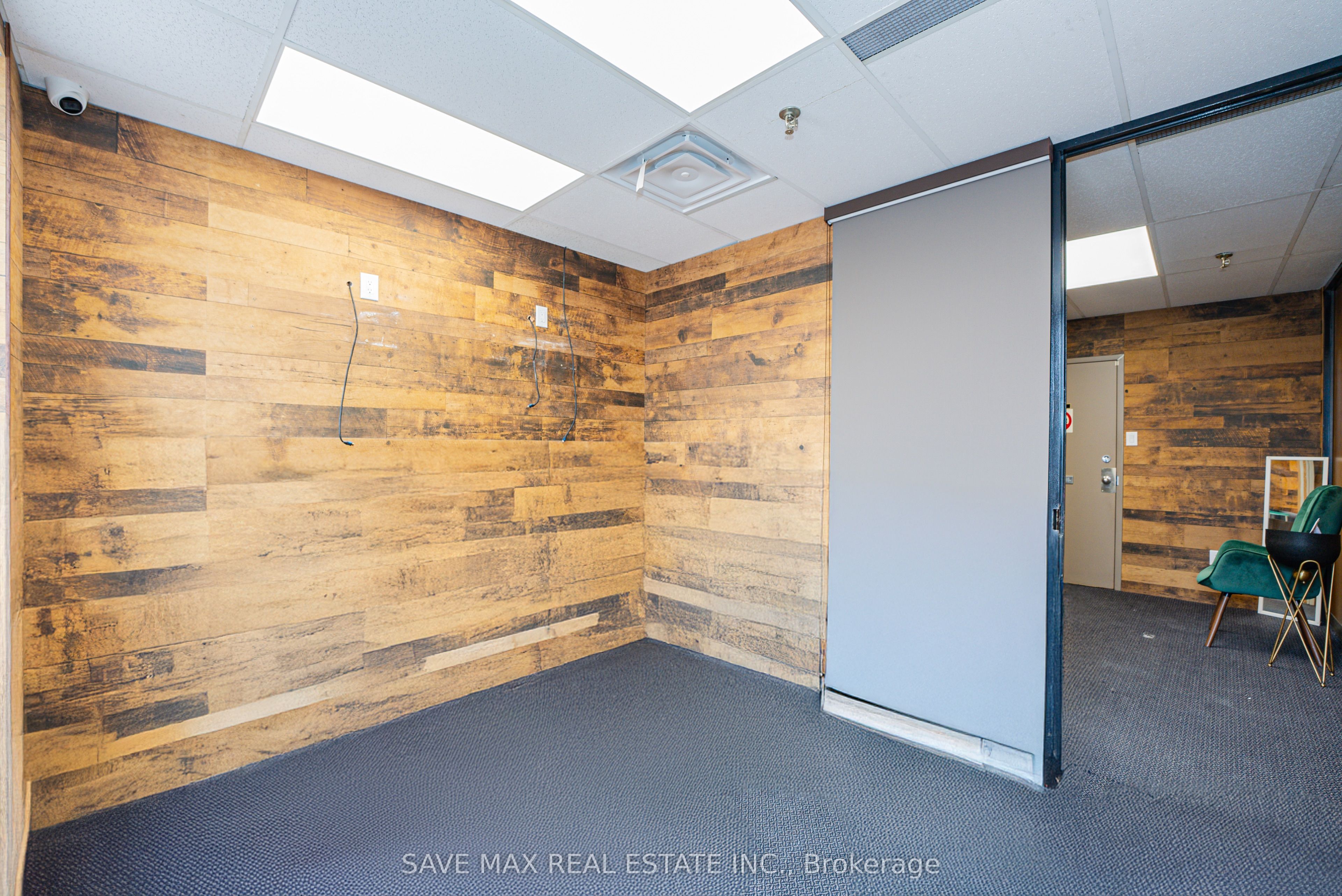 #104 - 2465 Cawthra Road Property Photo 9