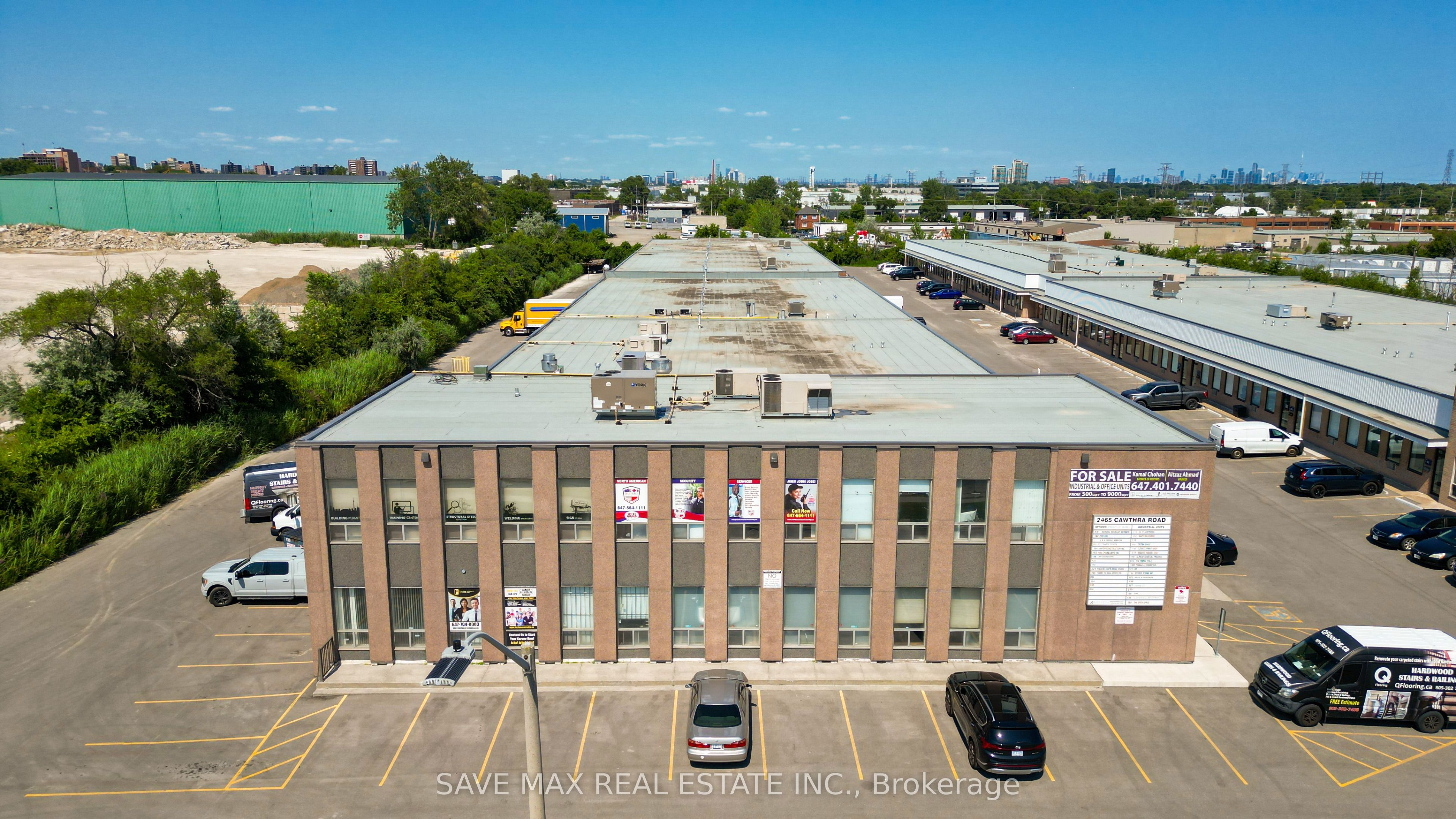 #105 - 2465 Cawthra Road Property Photo 1