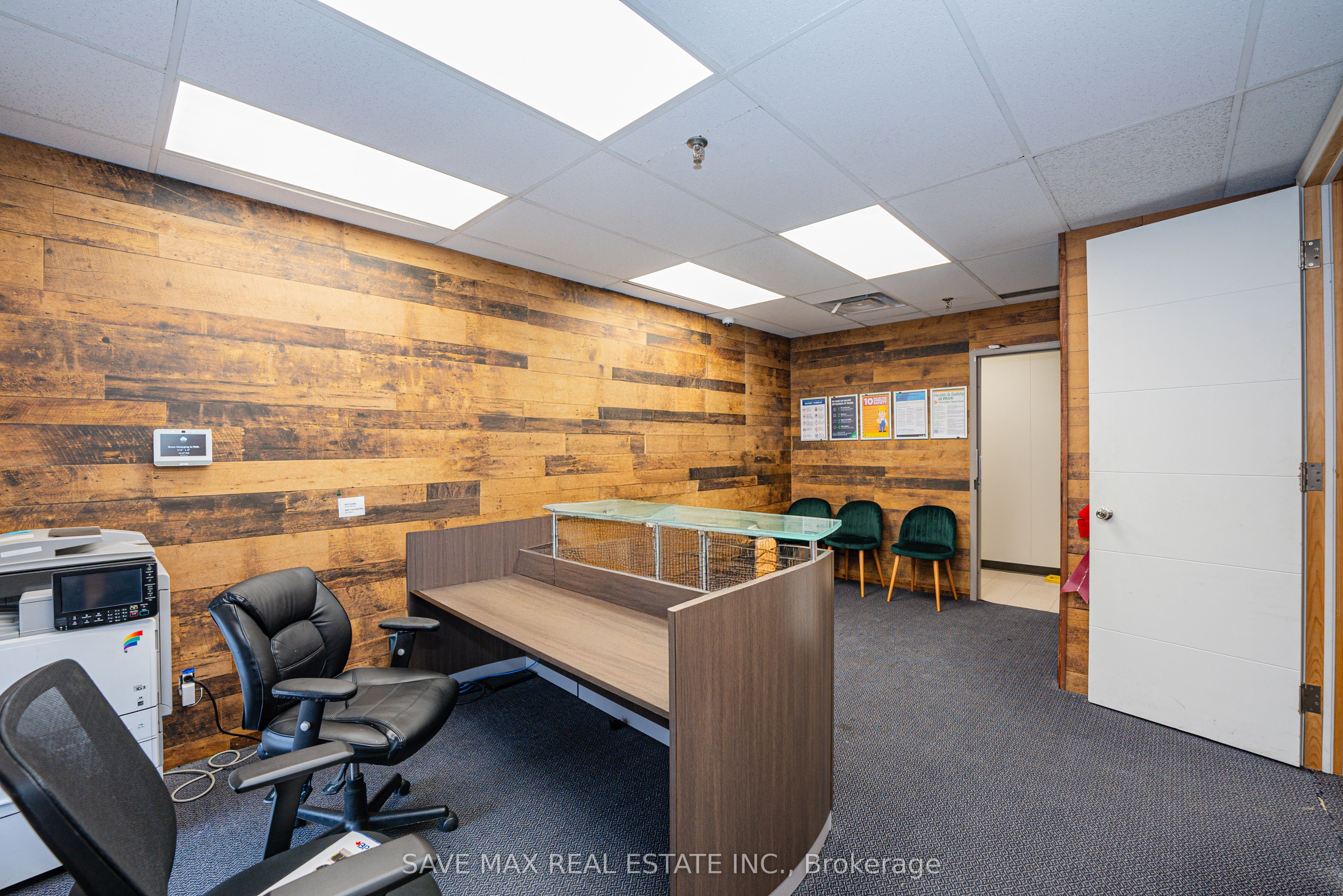 #105 - 2465 Cawthra Road Property Photo 5