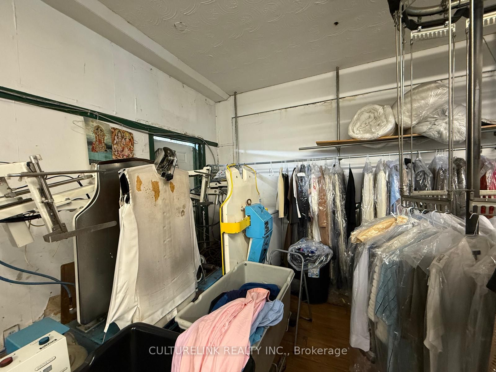 #ground - 2081 Lawrence Avenue Property Photo 5