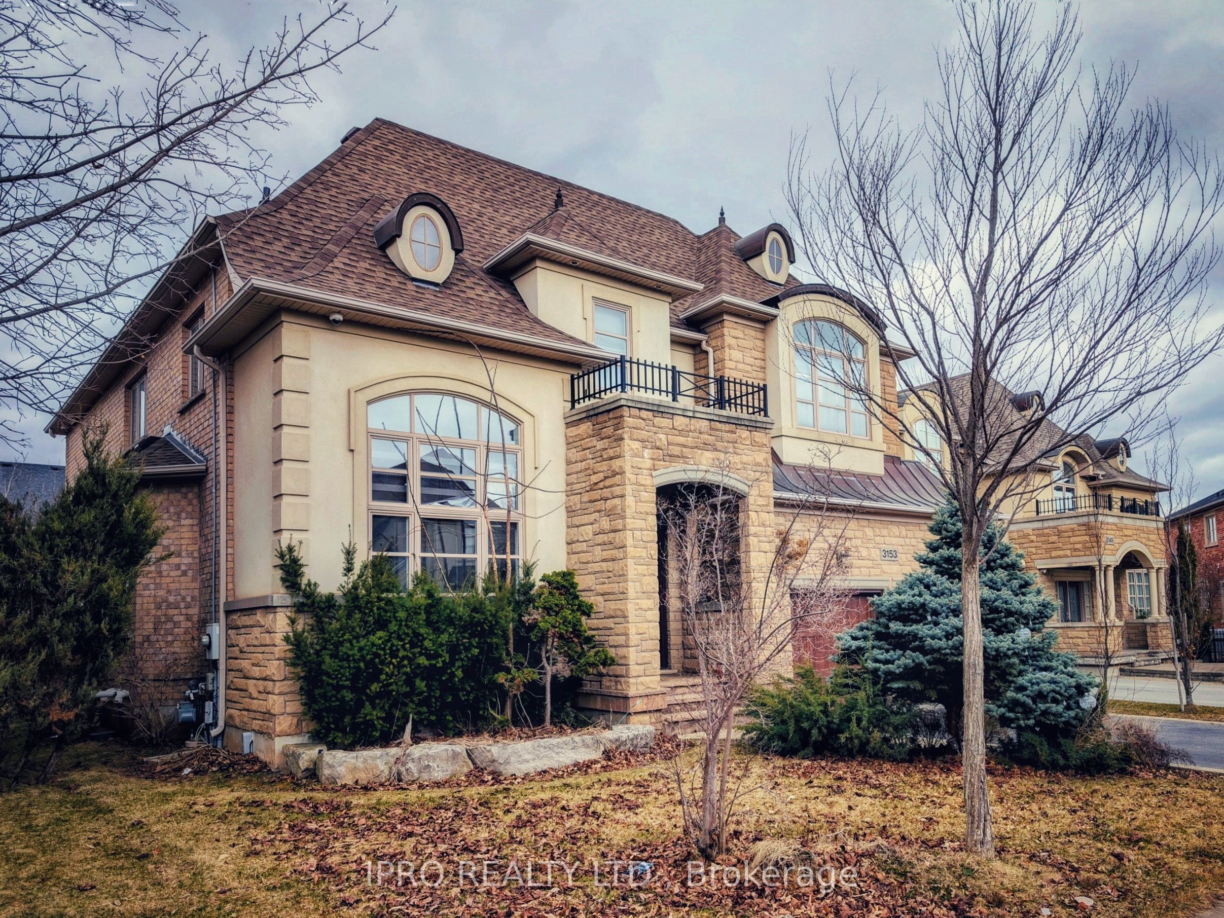 3153 Saddleworth Crescent Property Photo