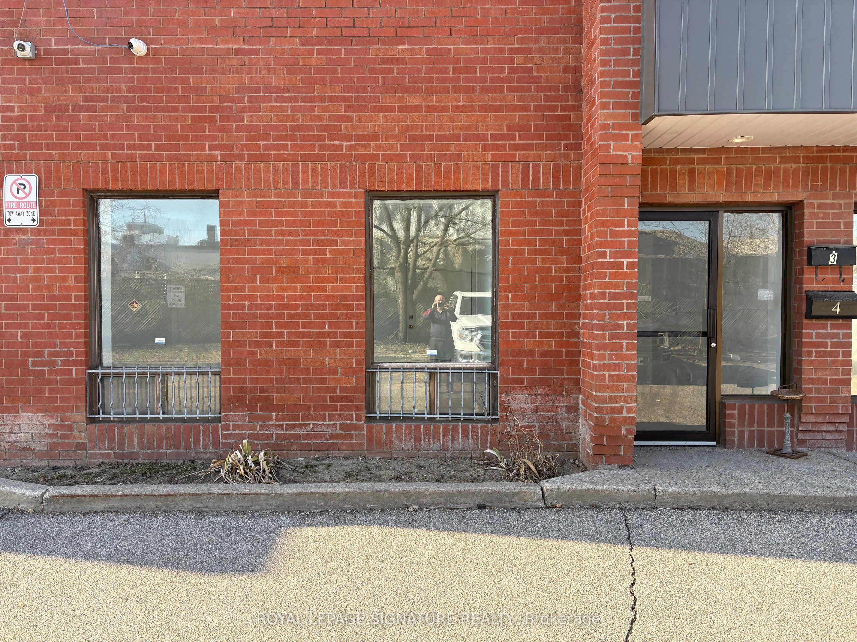 #3 - 52 Airview Road Property Photo