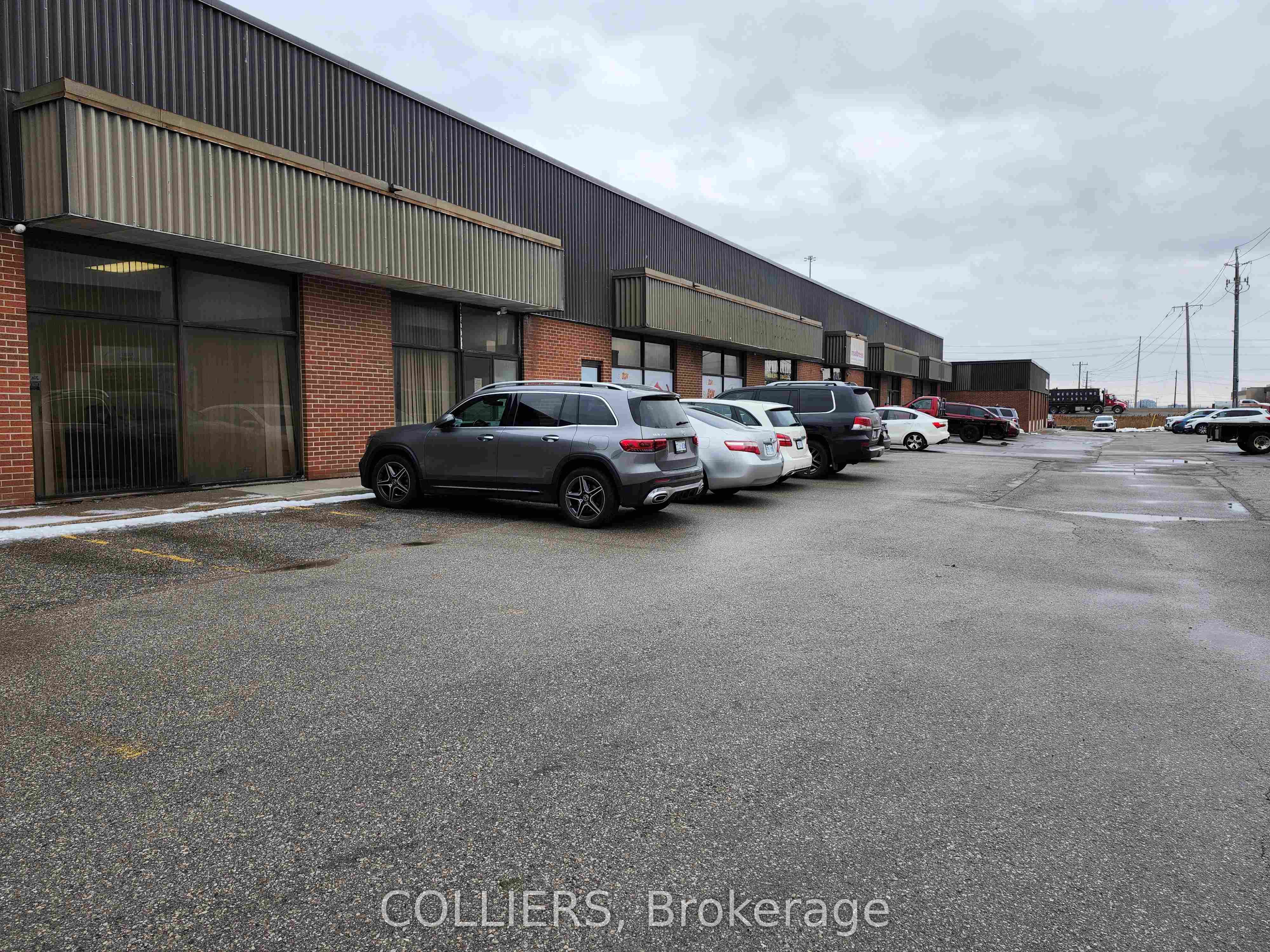 #5 - 110 Norfinch Drive Property Photo 1