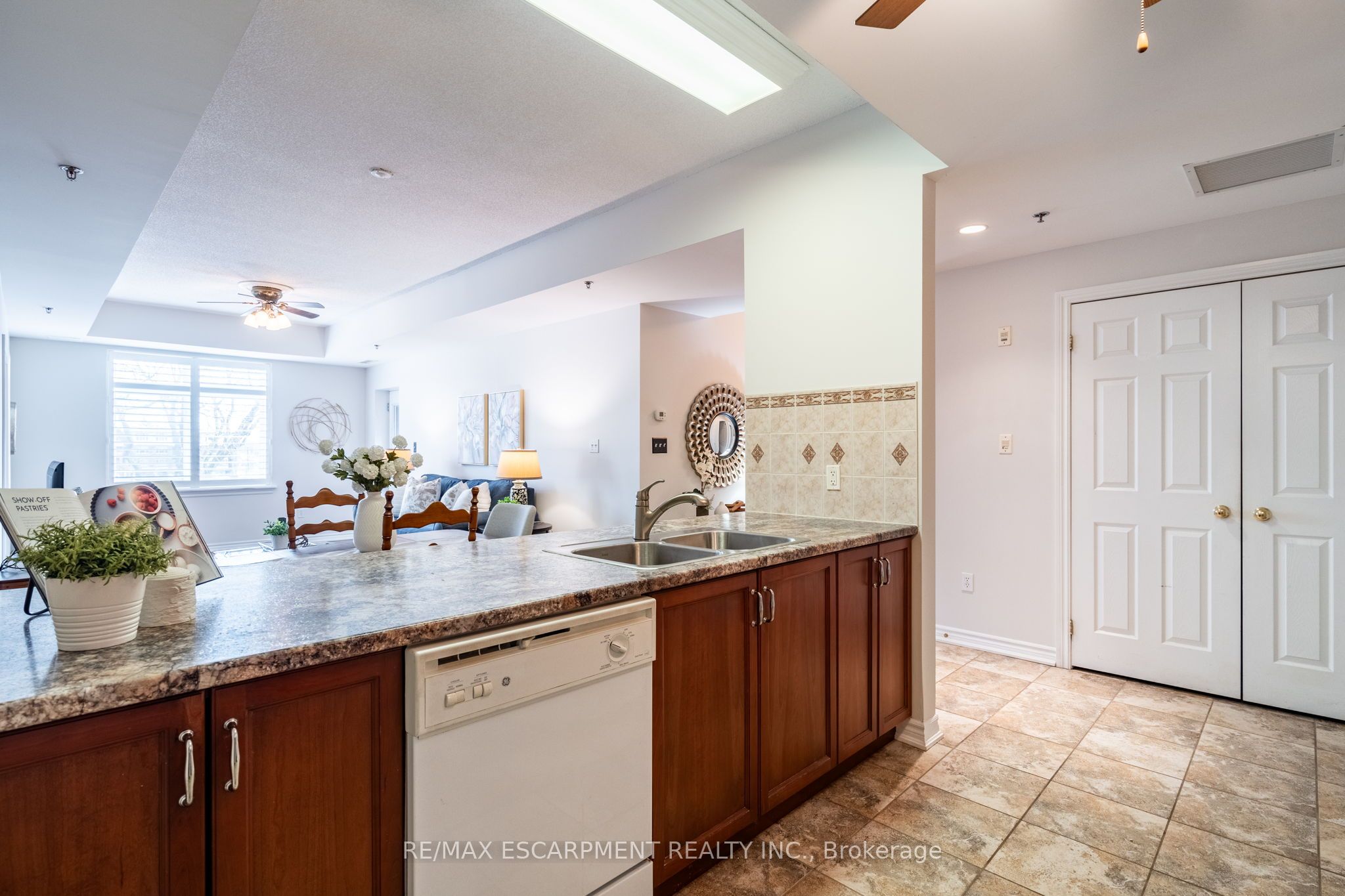 391 Plains Road E 301 Property Photo 10