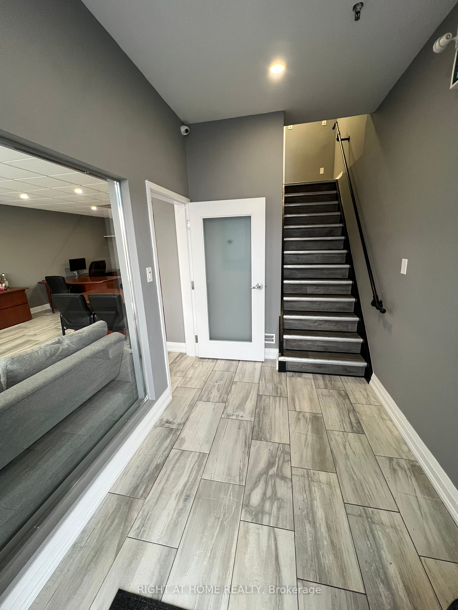 21 Kenview Boulevard Property Photo 2