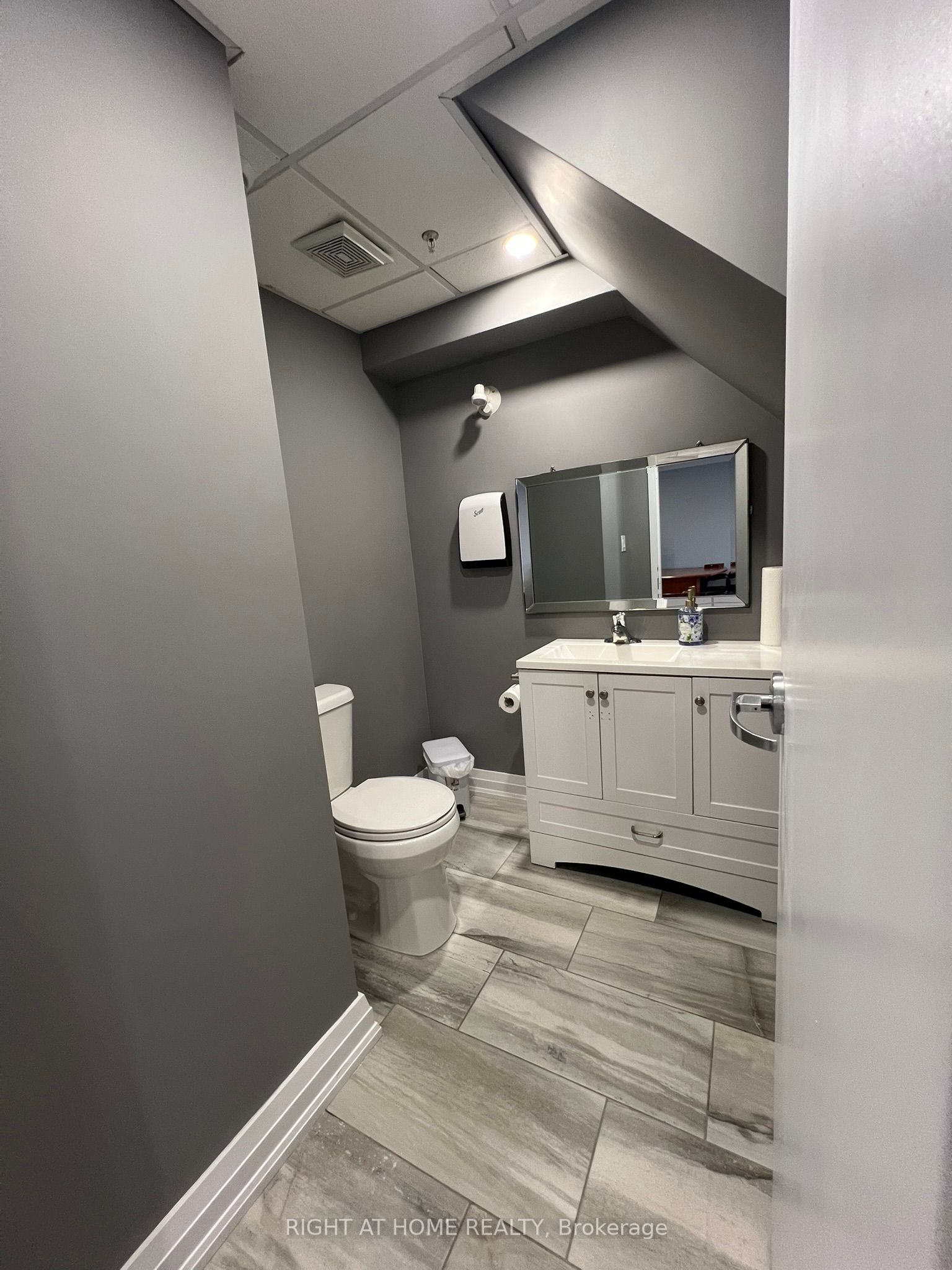 21 Kenview Boulevard Property Photo 9