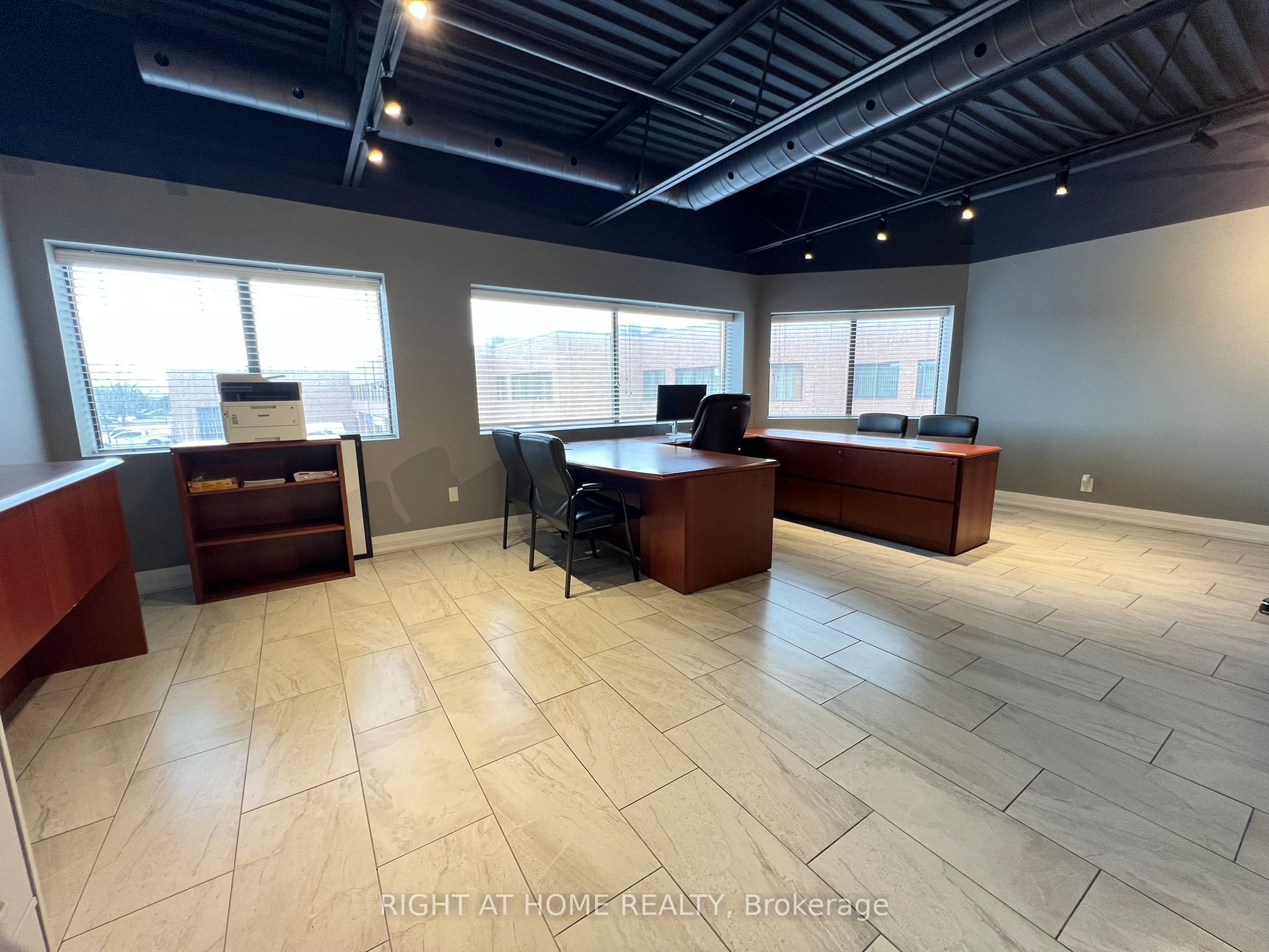 21 Kenview Boulevard Property Photo 11