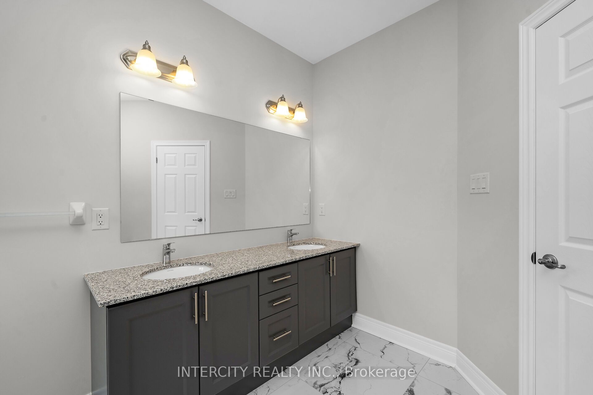 20 Kessler Drive Property Photo 19