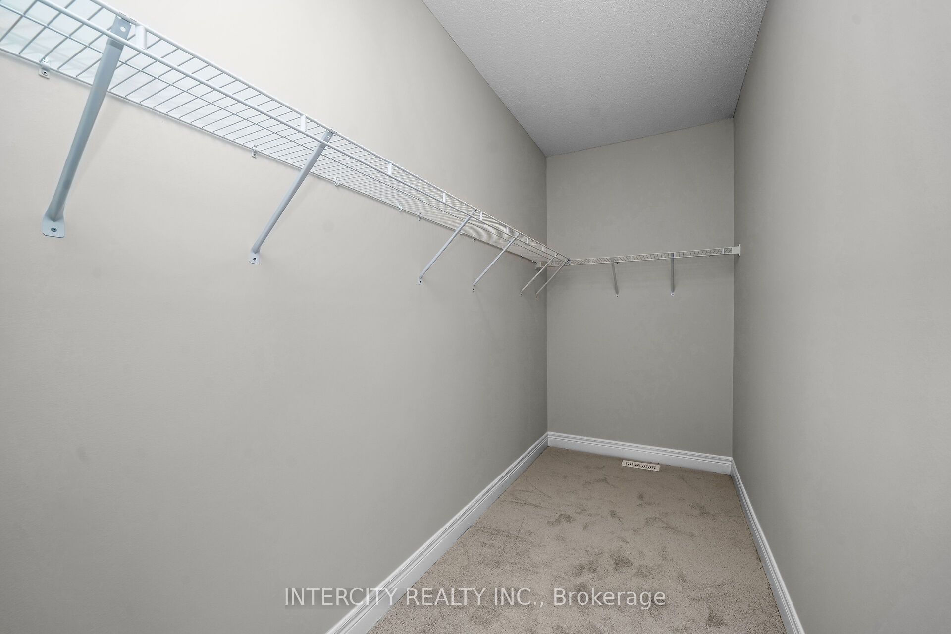 20 Kessler Drive Property Photo 21