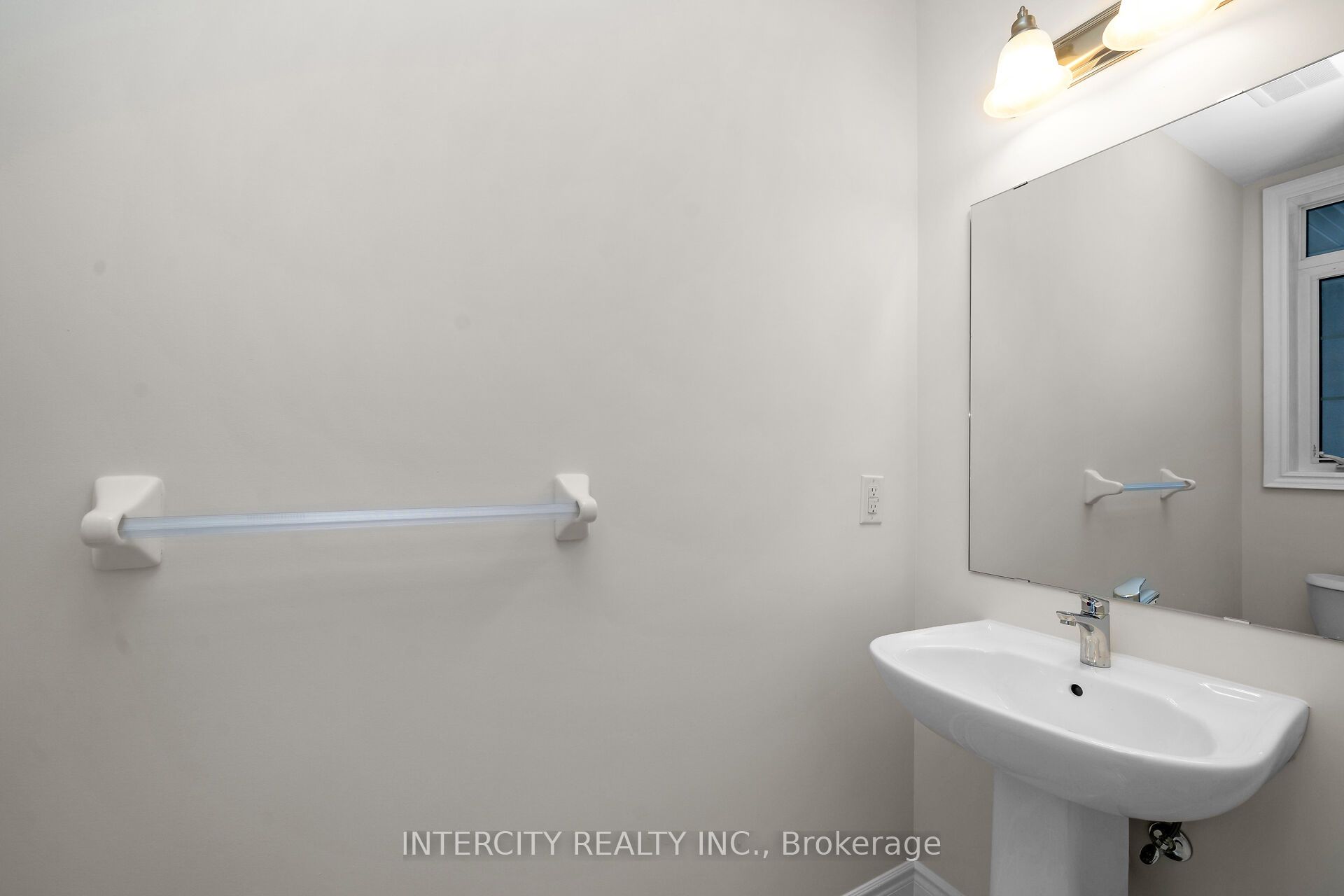 58 Claremont Drive Property Photo 14