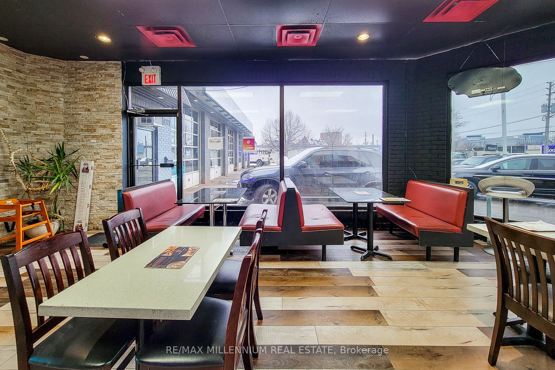 #1 - 2121 Dundas Street Property Photo 6