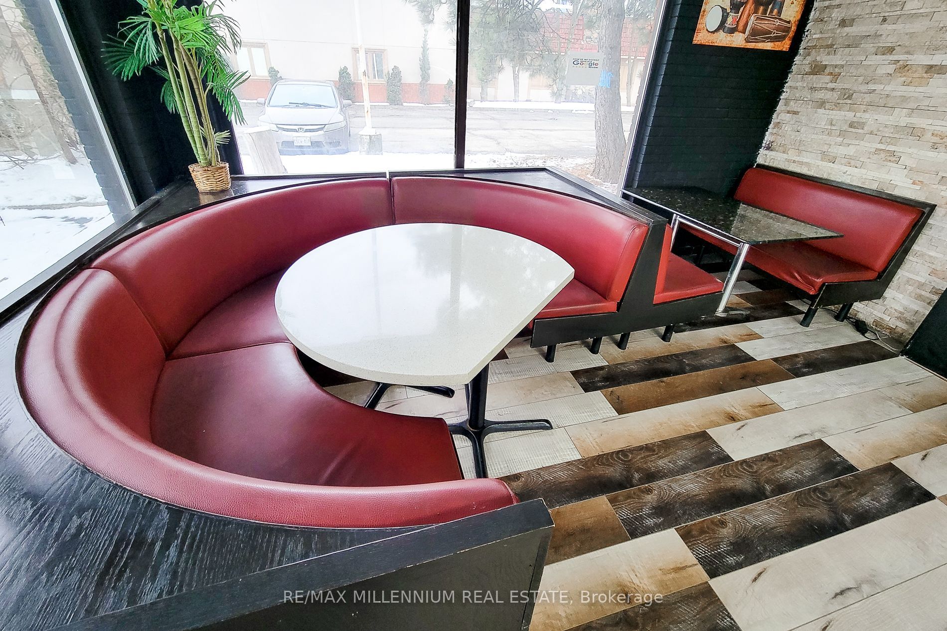 #1 - 2121 Dundas Street Property Photo 8