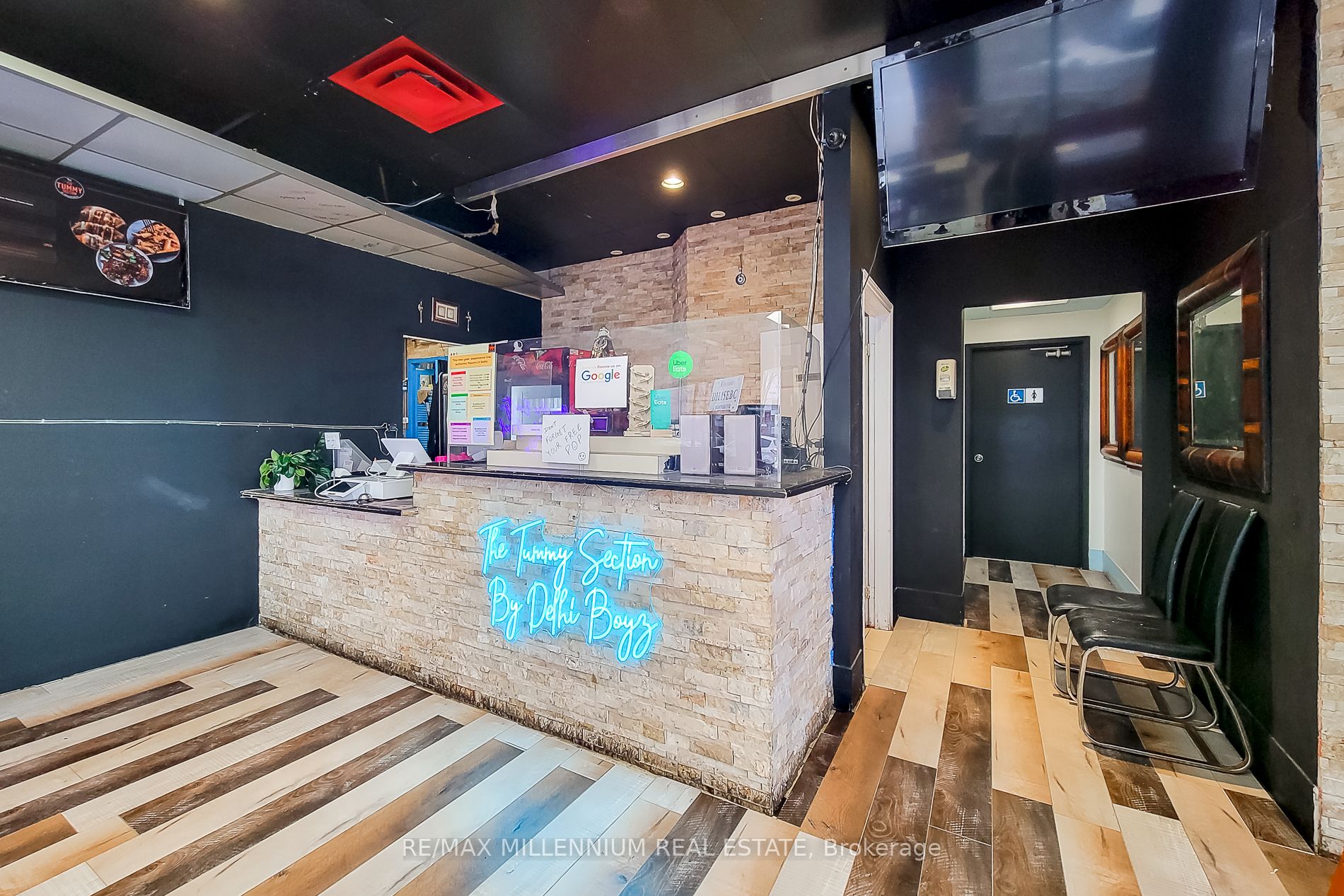 #1 - 2121 Dundas Street Property Photo 10