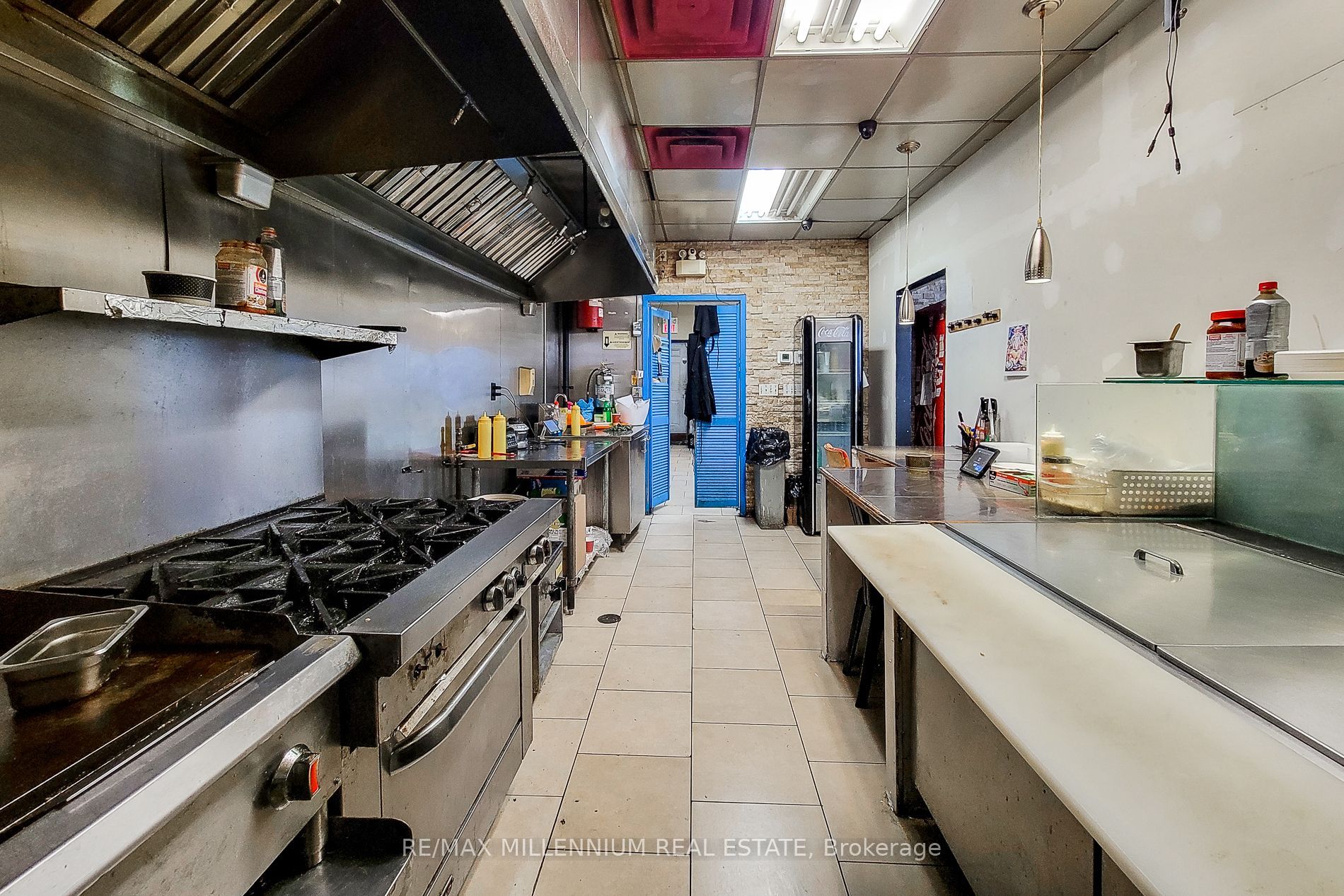 #1 - 2121 Dundas Street Property Photo 20