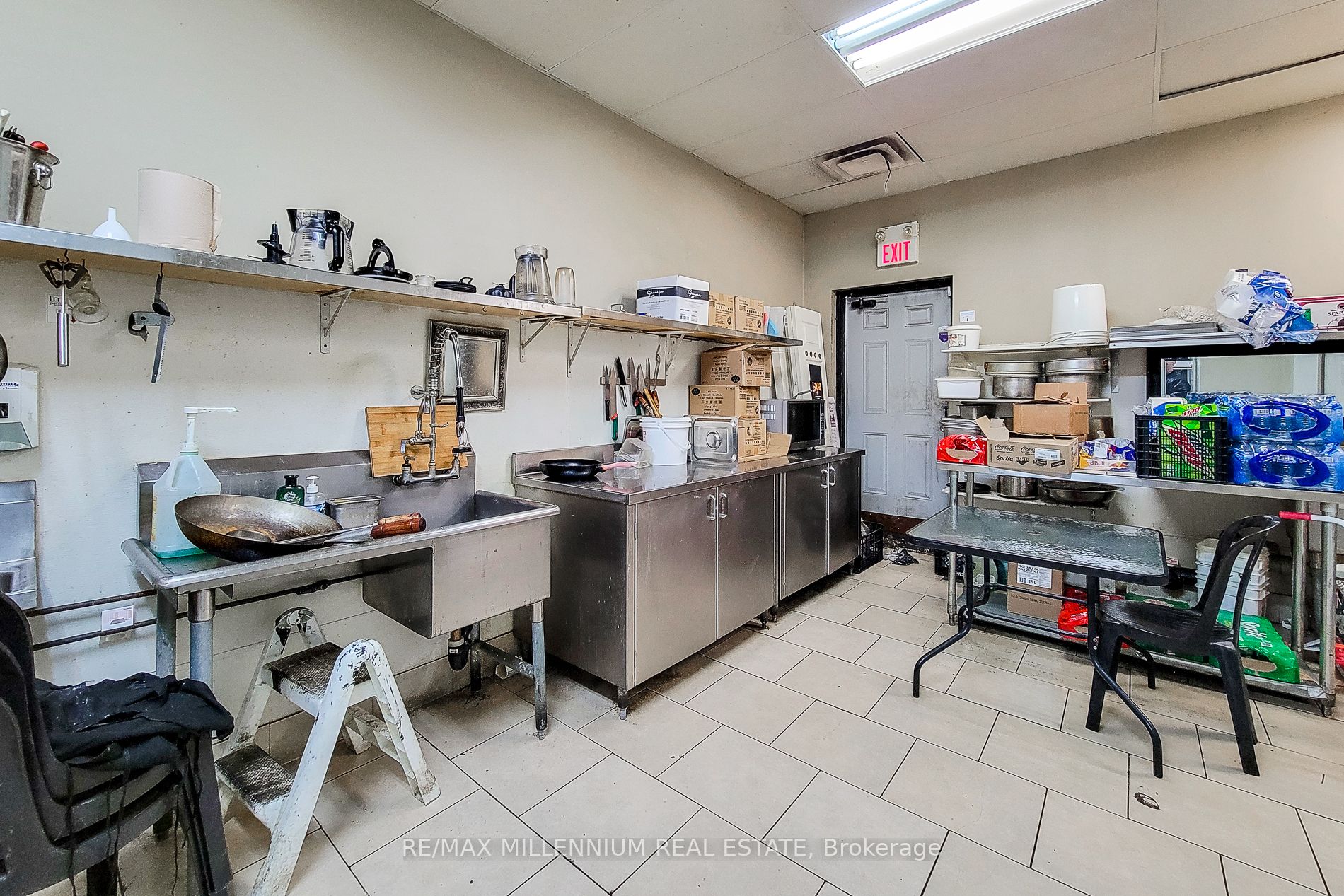 #1 - 2121 Dundas Street Property Photo 23