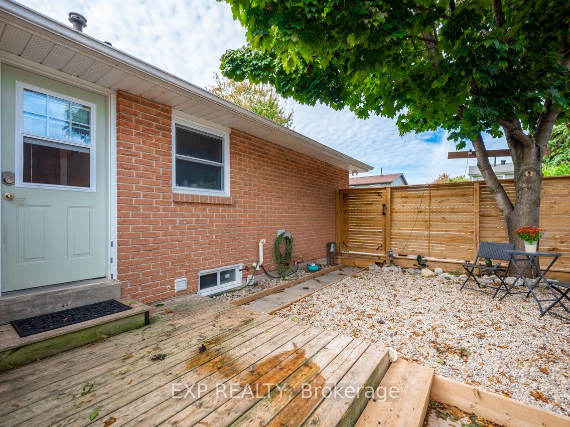 785 Frobisher Blvd Property Photo