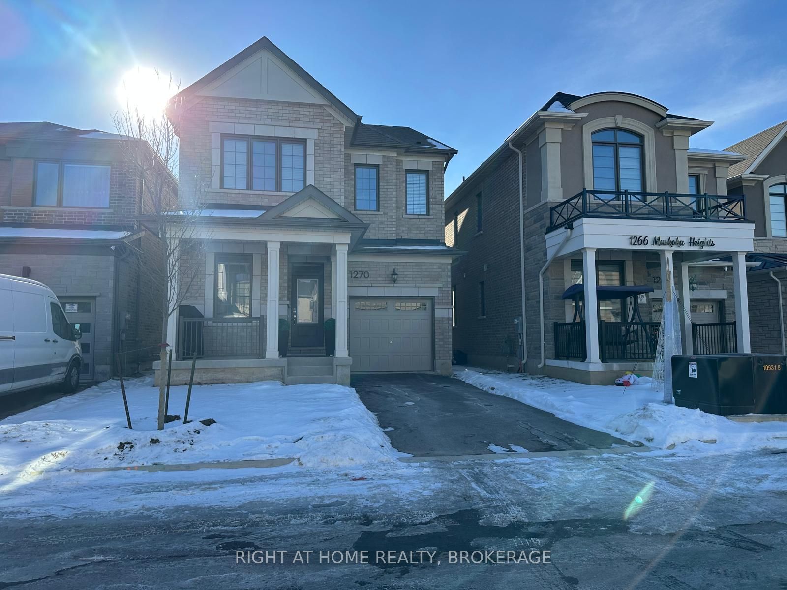 1270 (upper) Muskoka Heights Property Photo