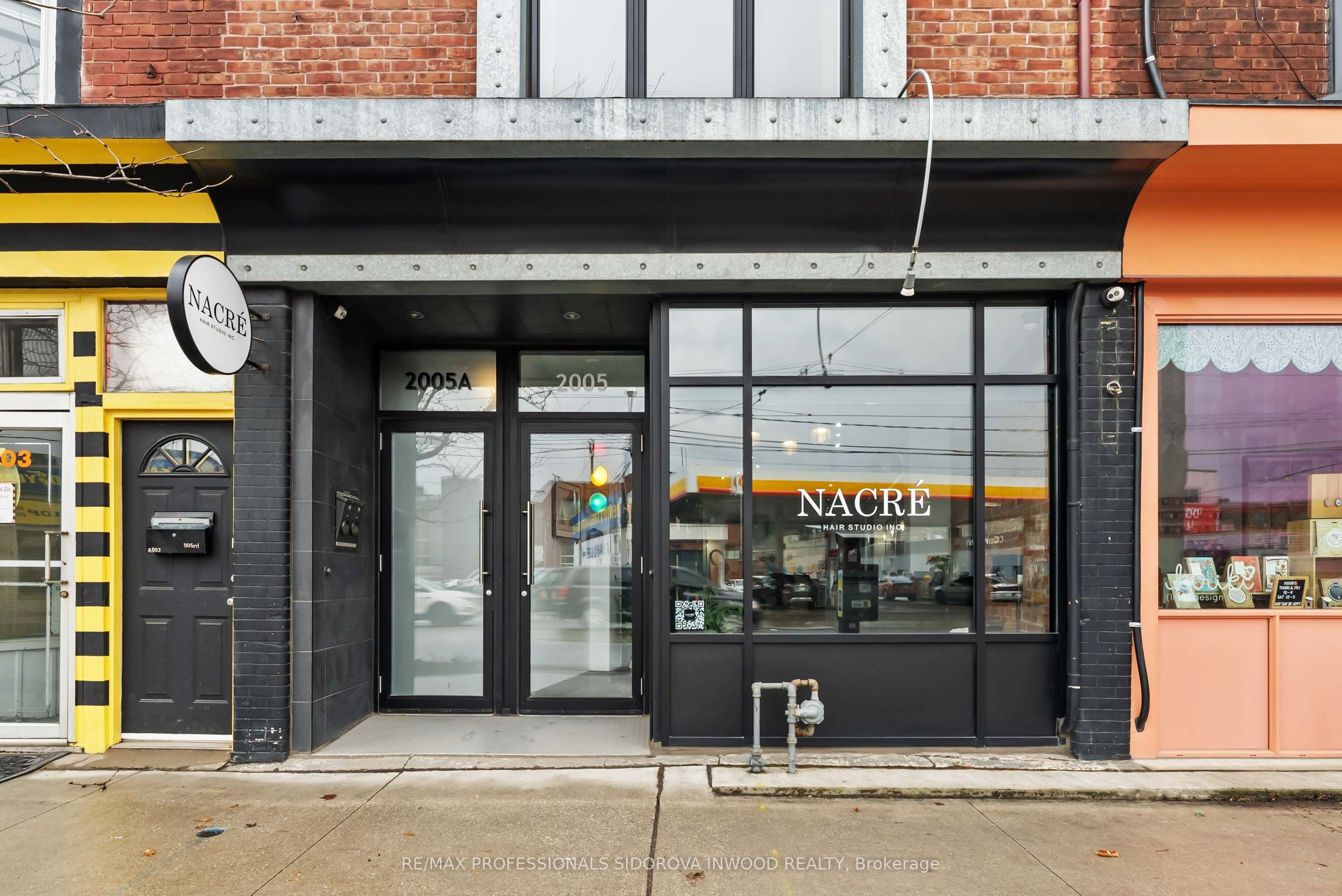 2005 Dundas Street Property Photo