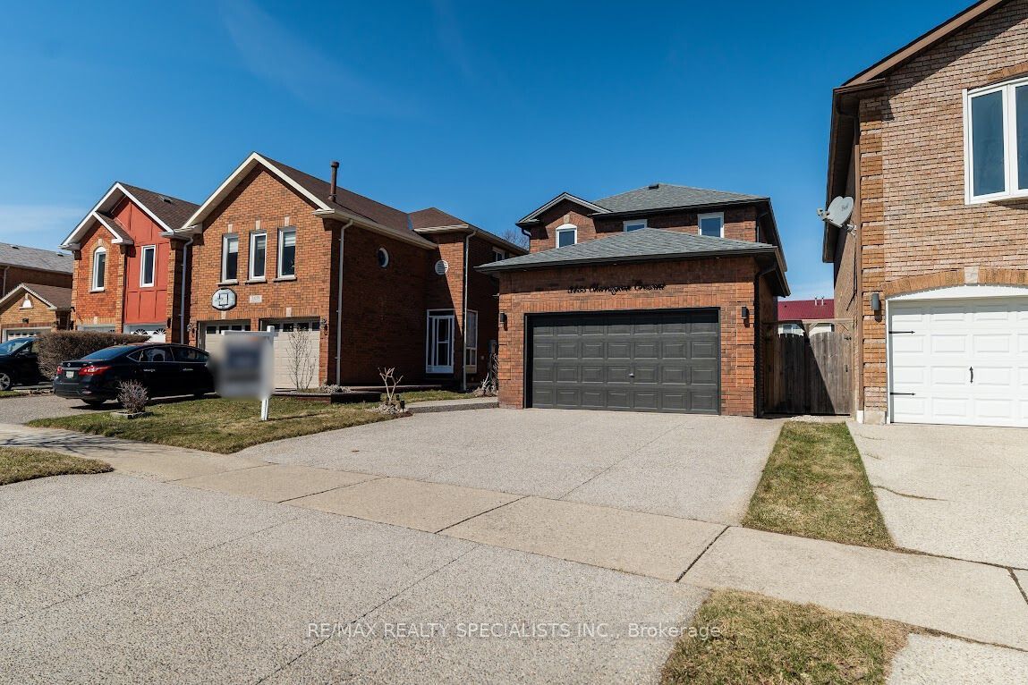3455 Cherrington Crescent Property Photo 1