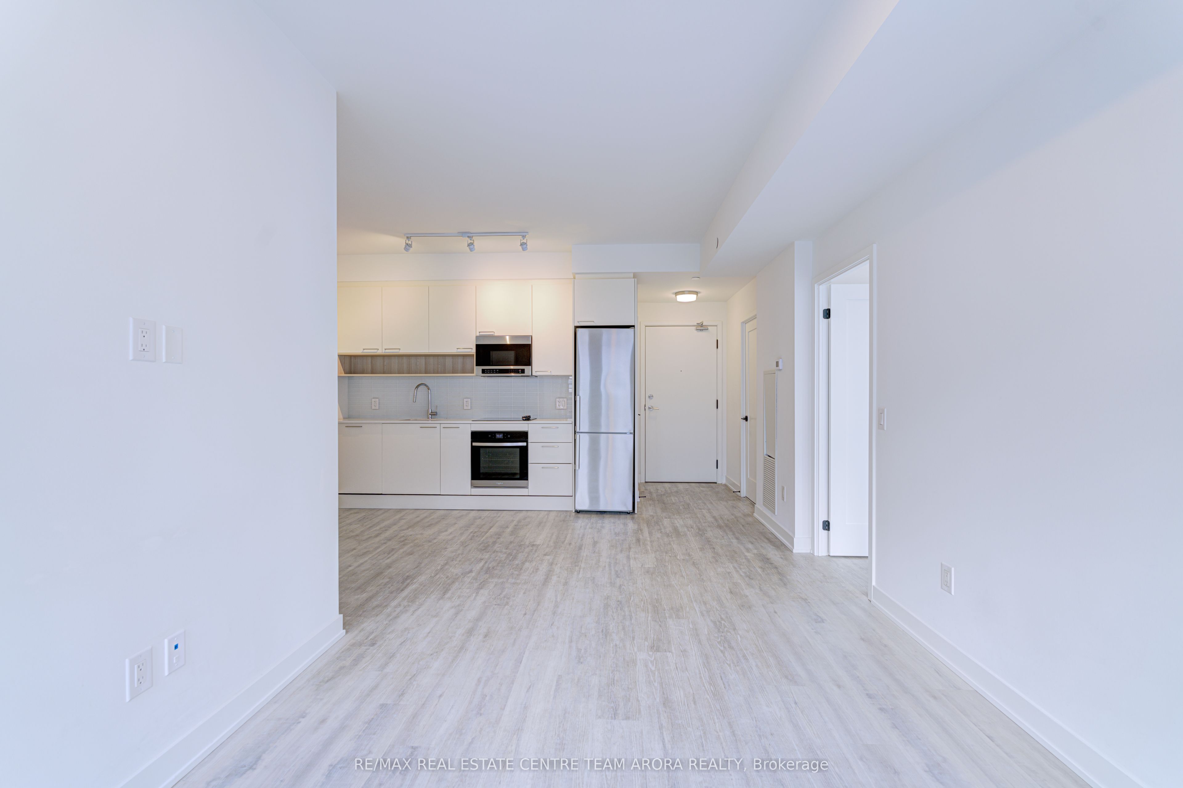 #503 - 3005 Pine Glen Road Property Photo 6