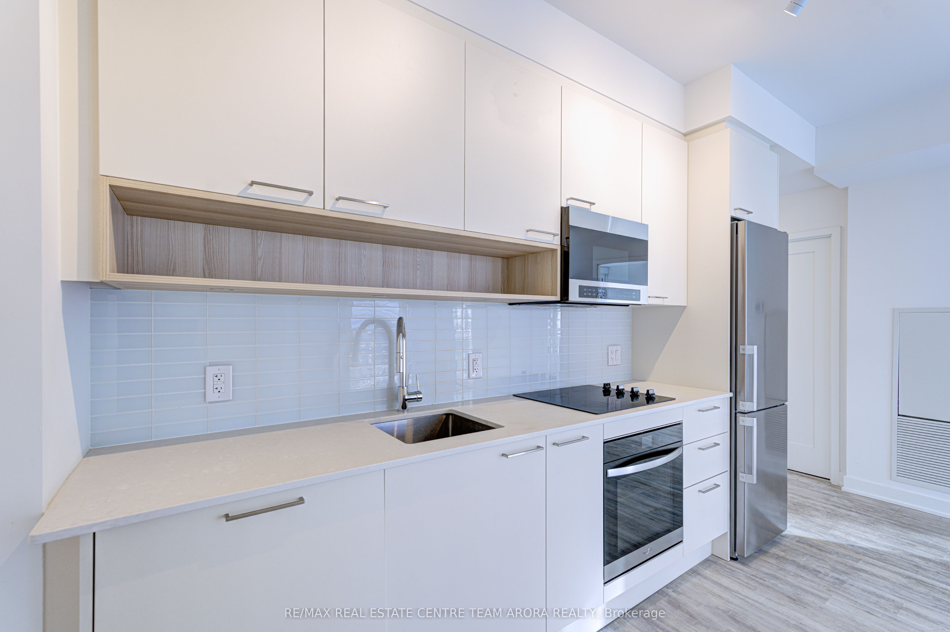 #503 - 3005 Pine Glen Road Property Photo 8