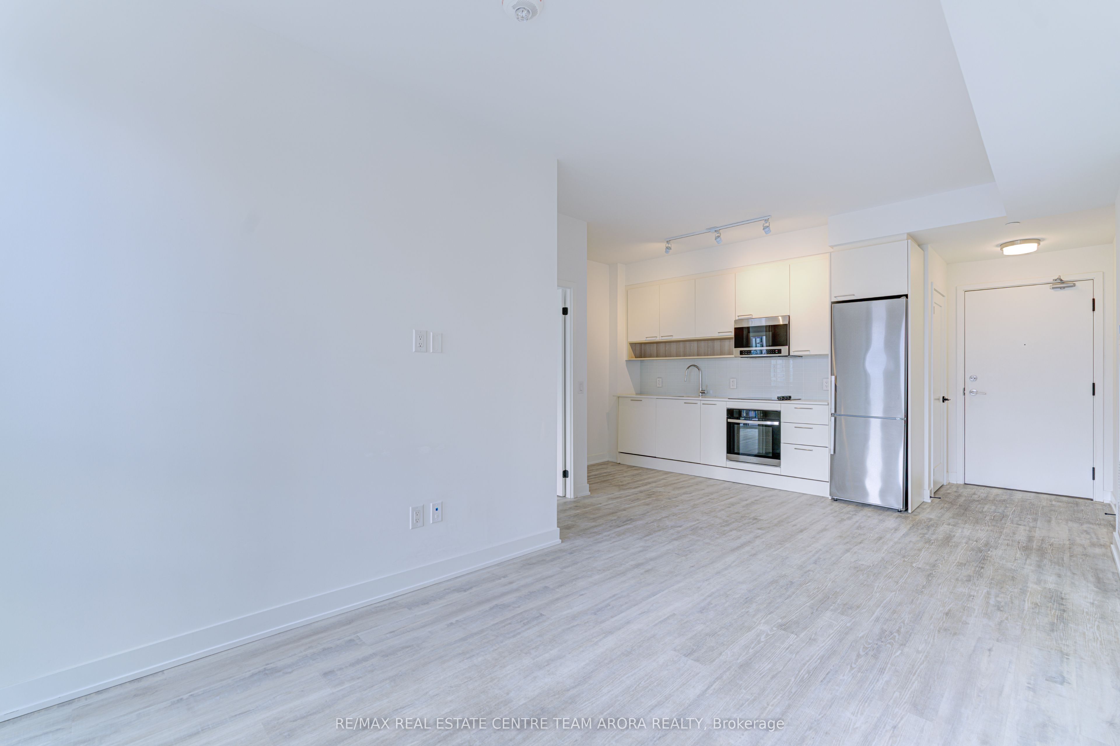 #503 - 3005 Pine Glen Road Property Photo 12