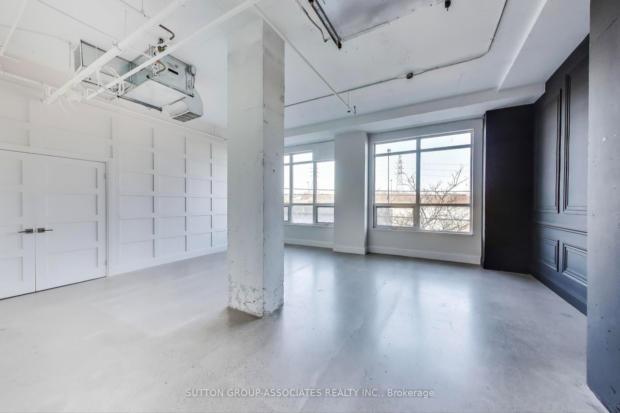 #206 - 2069 Lake Shore Boulevard Property Photo 3