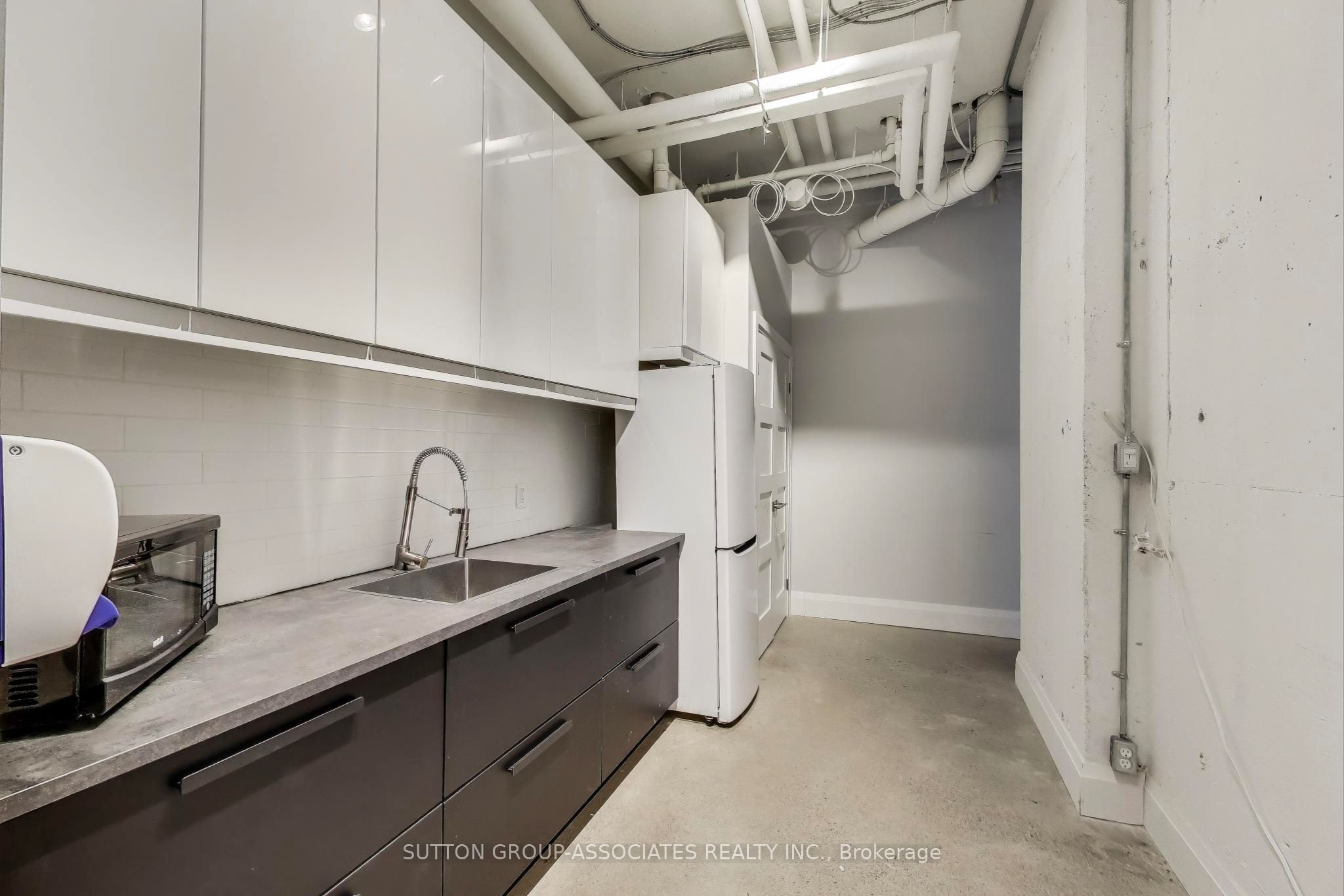 #206 - 2069 Lake Shore Boulevard Property Photo 11