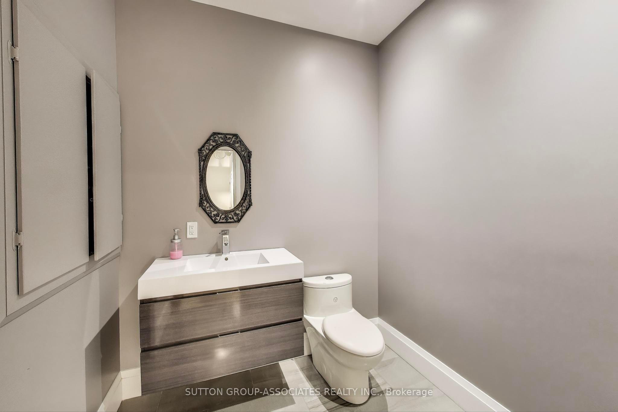 #206 - 2069 Lake Shore Boulevard Property Photo 12