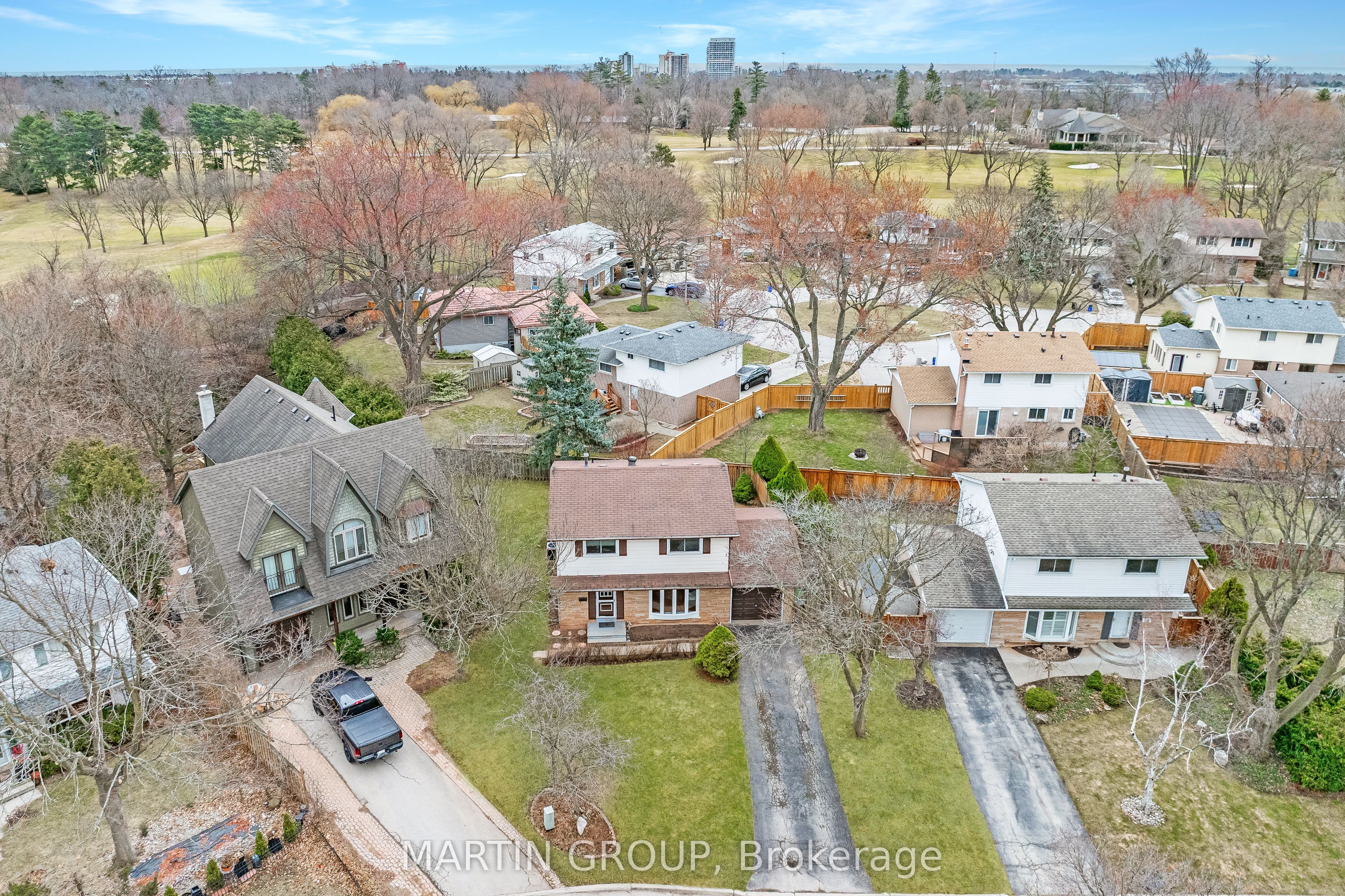 123 Otter Crescent Property Photo