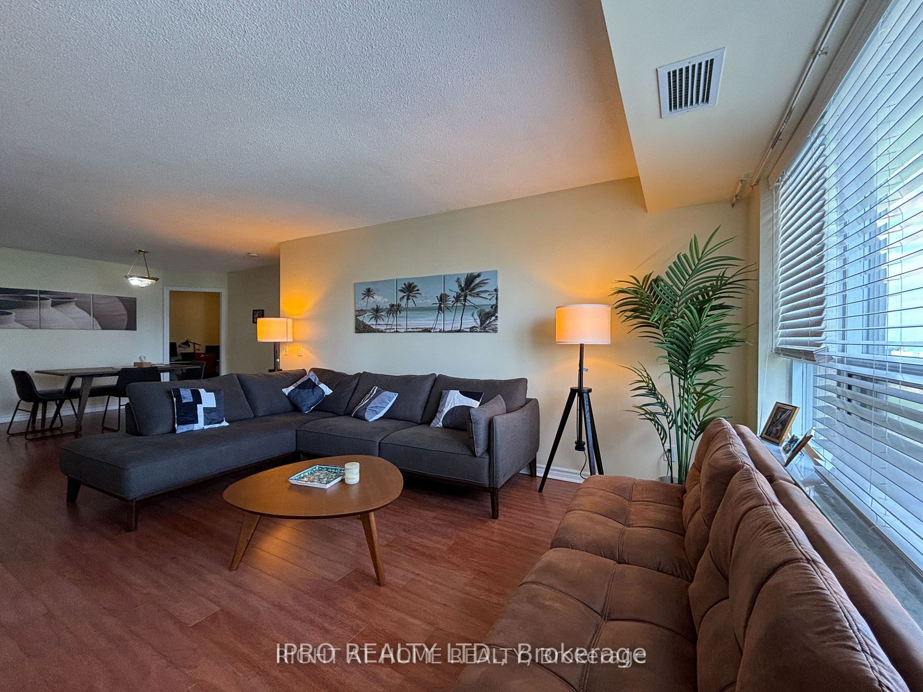 25 Kingsbridge Garden Cir Property Photo 1