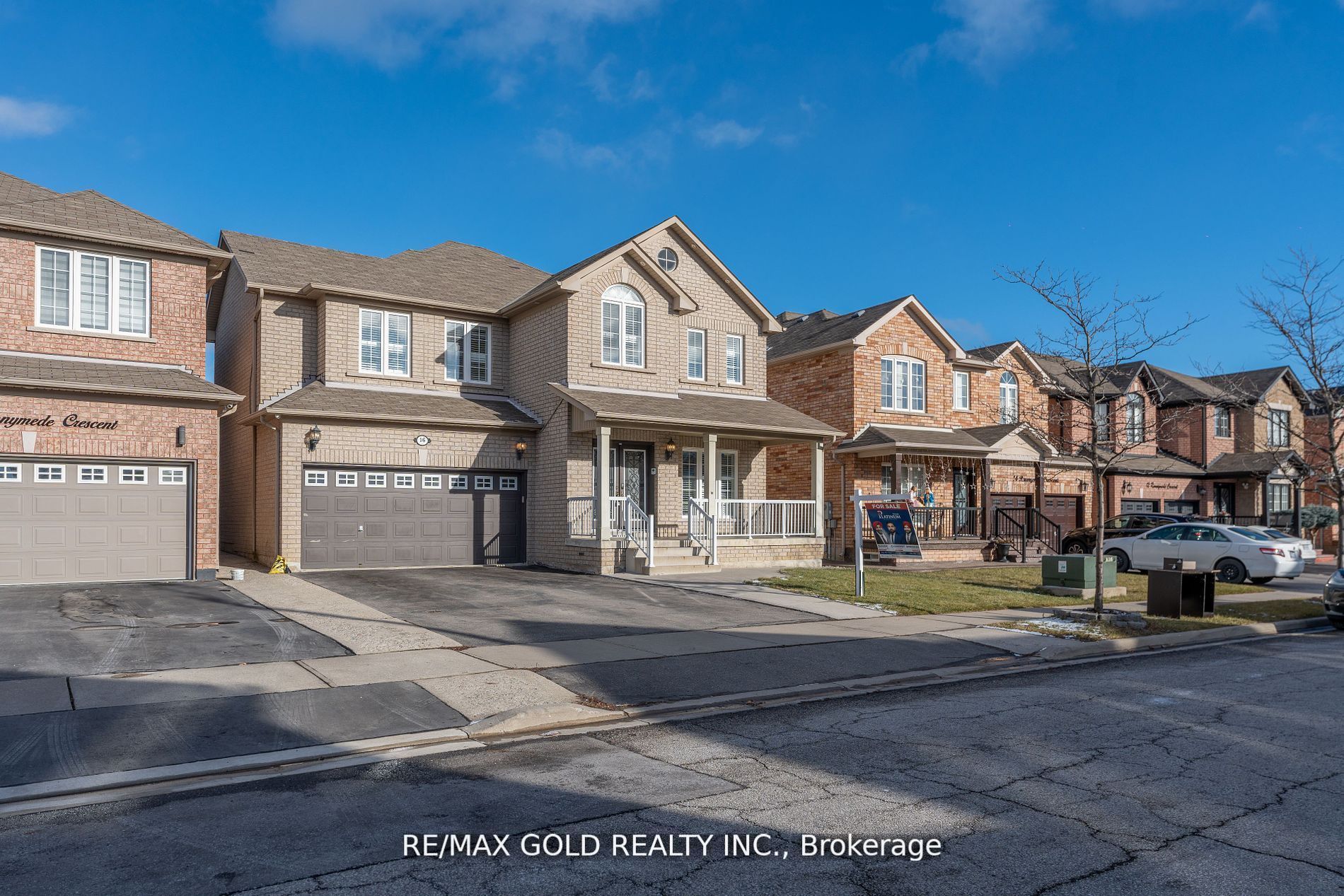 16 Runnymede Cres Property Photo 1