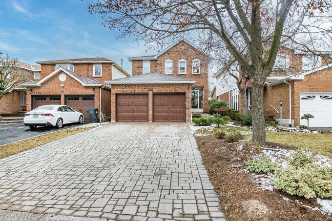 3935 Rushton Cres Property Photo 1