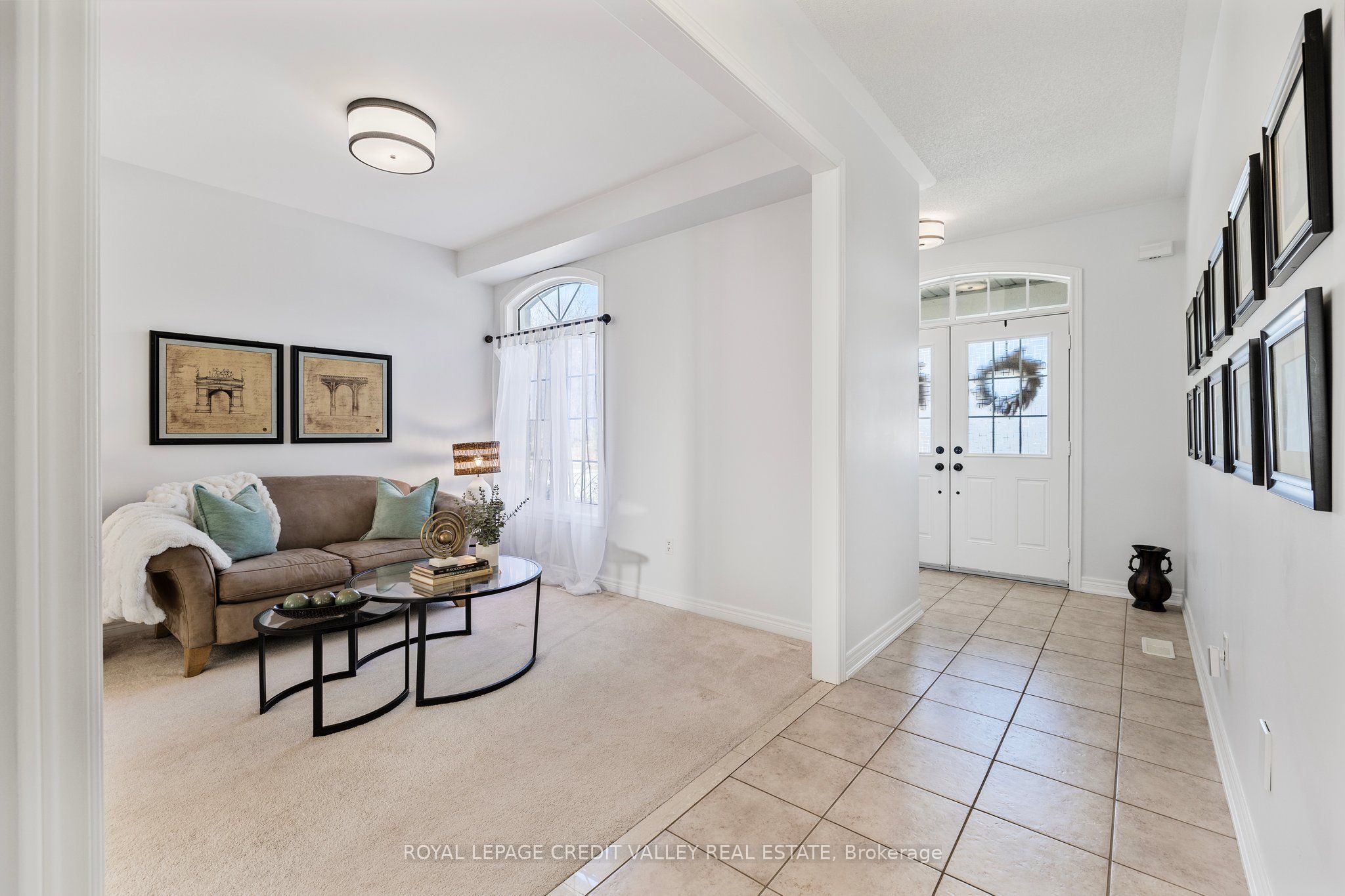 14 Larande Court Property Photo 5