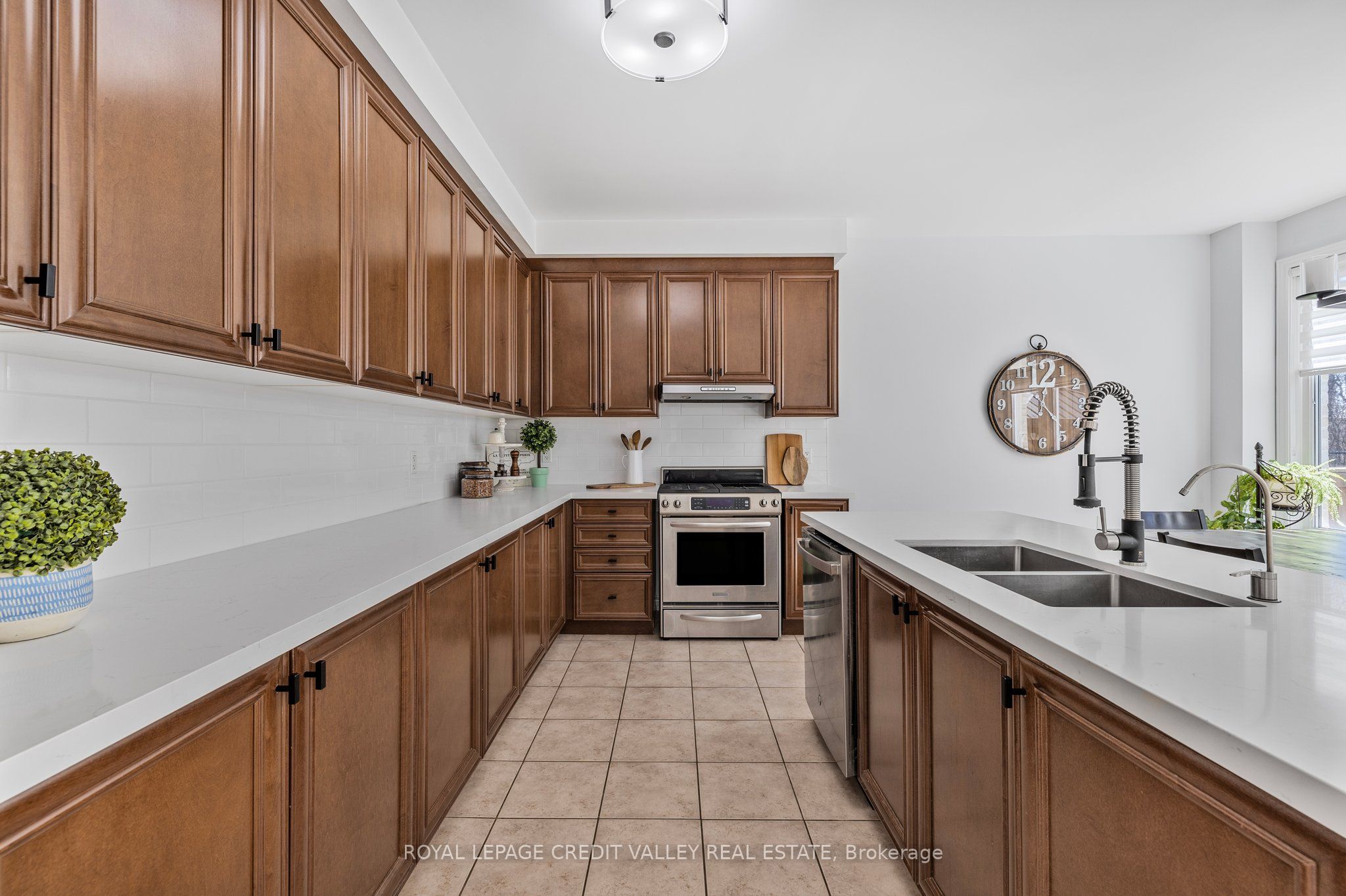 14 Larande Court Property Photo 16