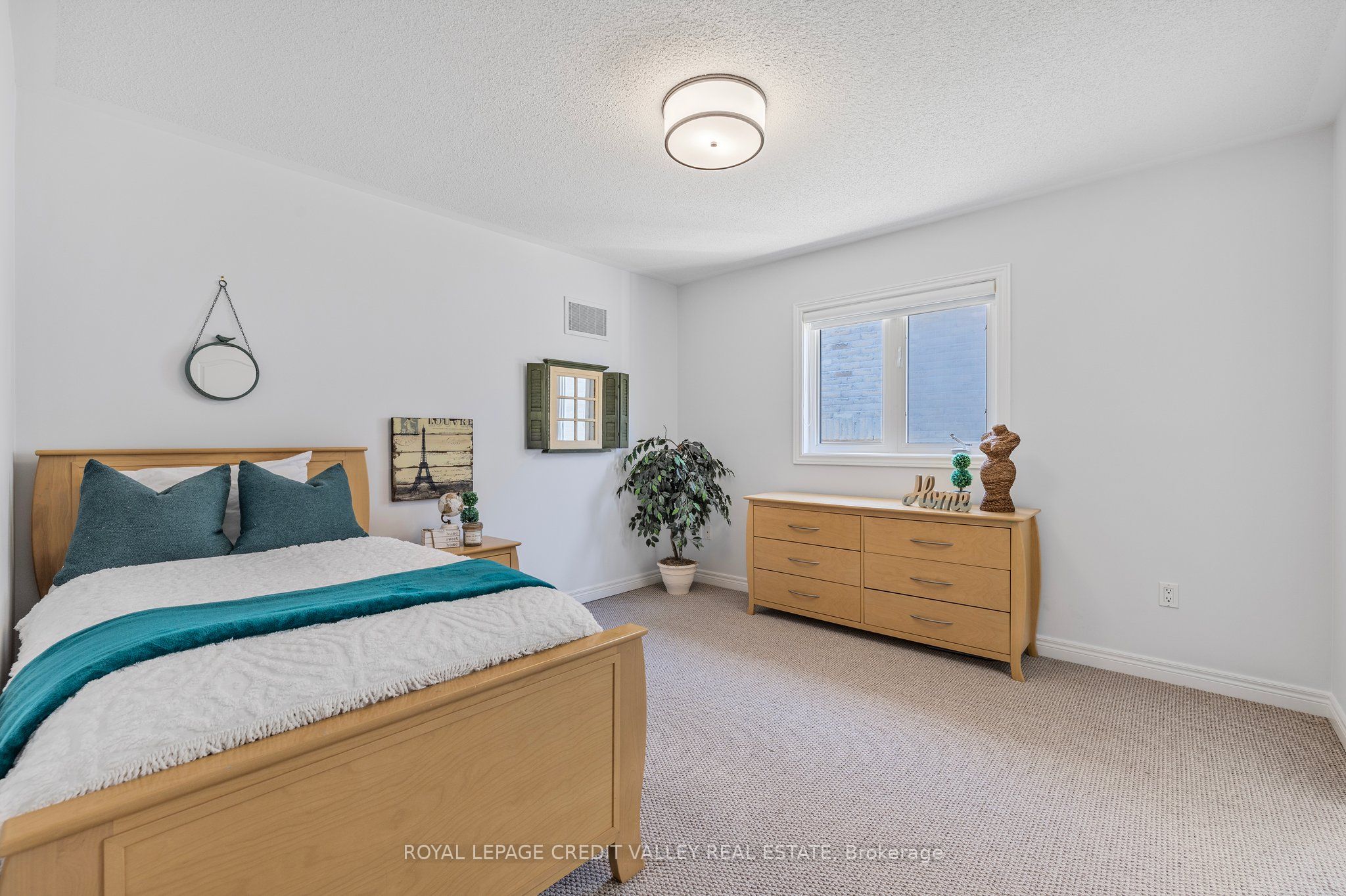 14 Larande Court Property Photo 32