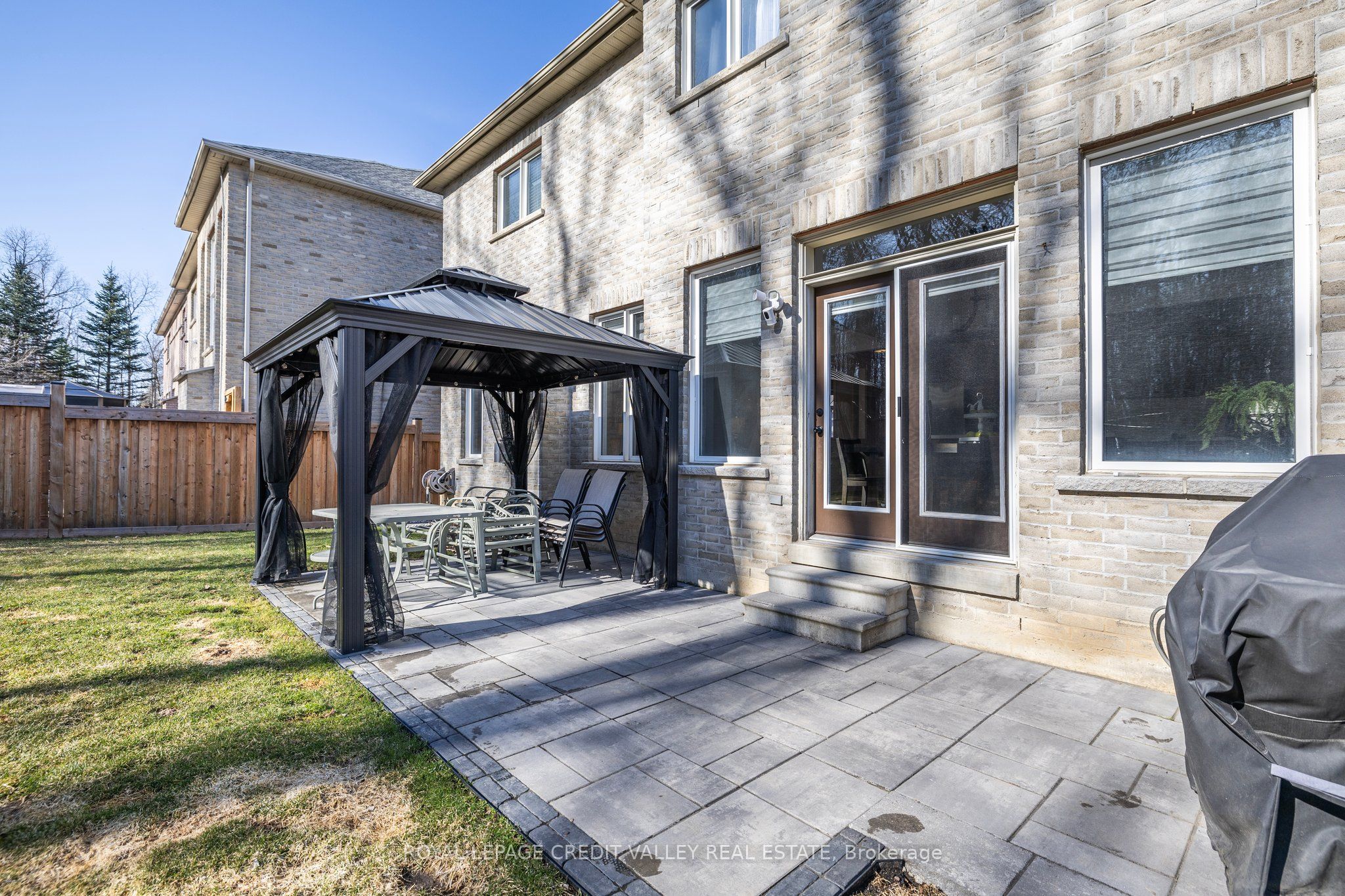 14 Larande Court Property Photo 42