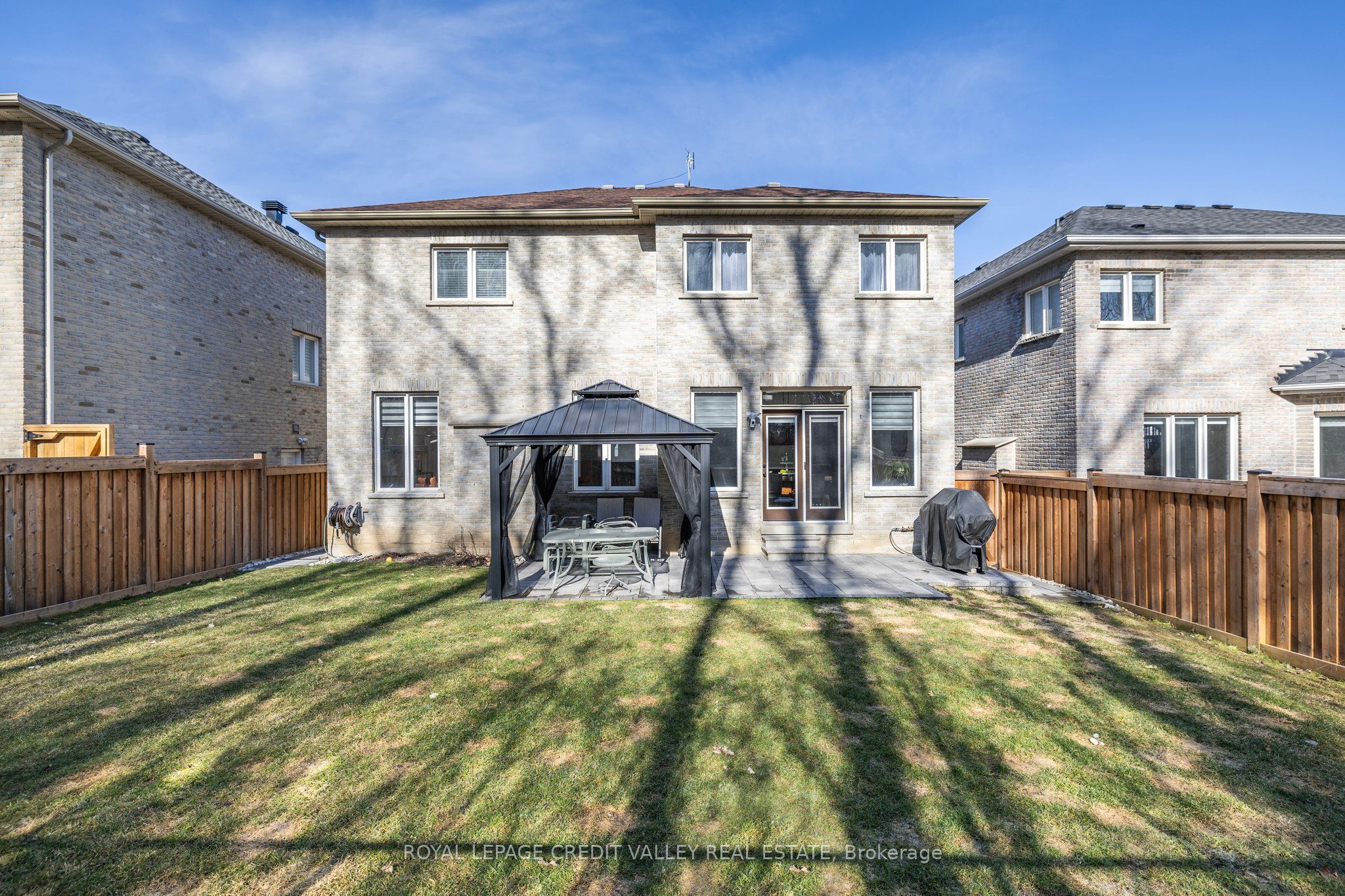 14 Larande Court Property Photo 44