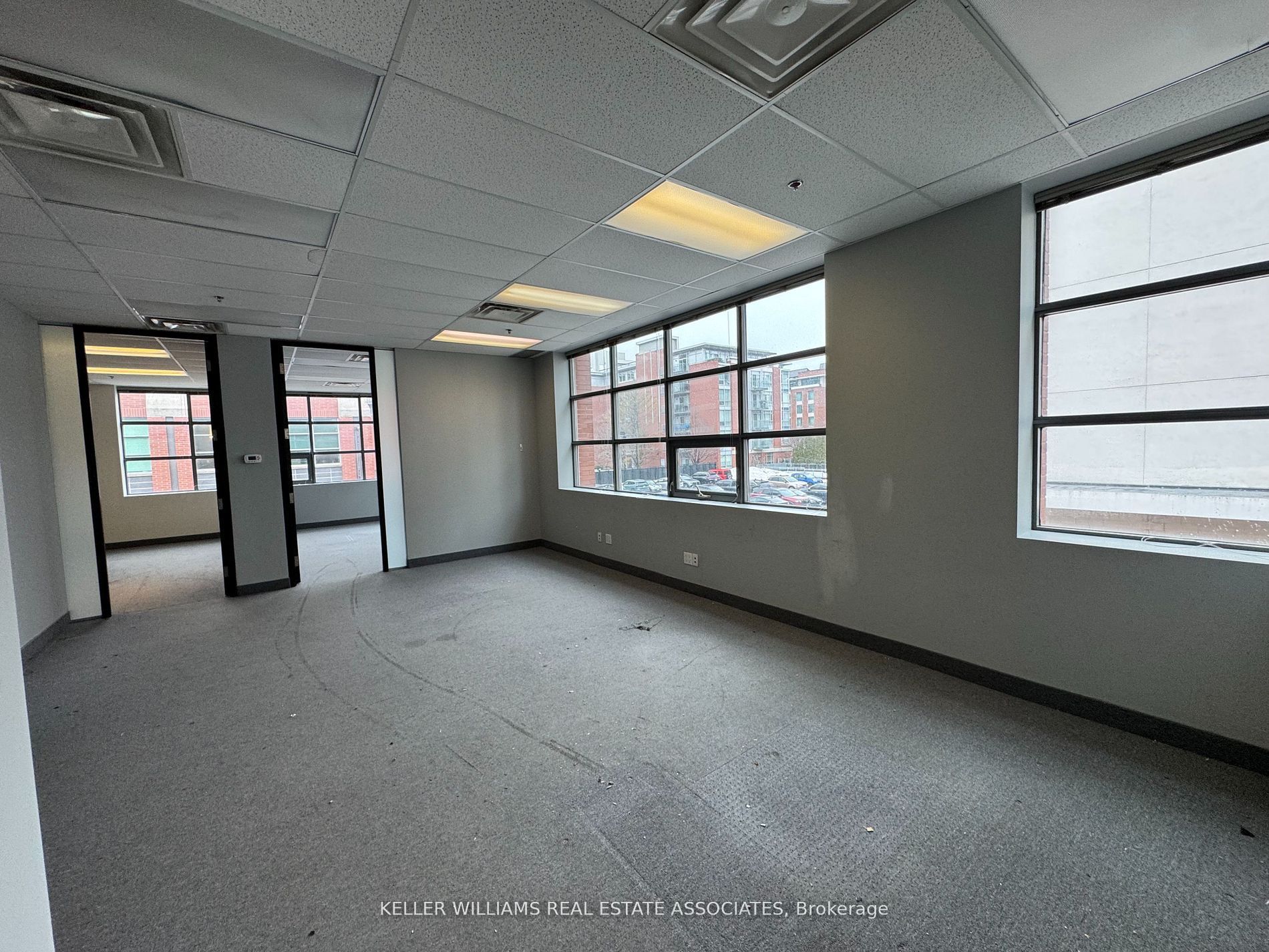 #203 - 125 Lakeshore Road Property Photo 2