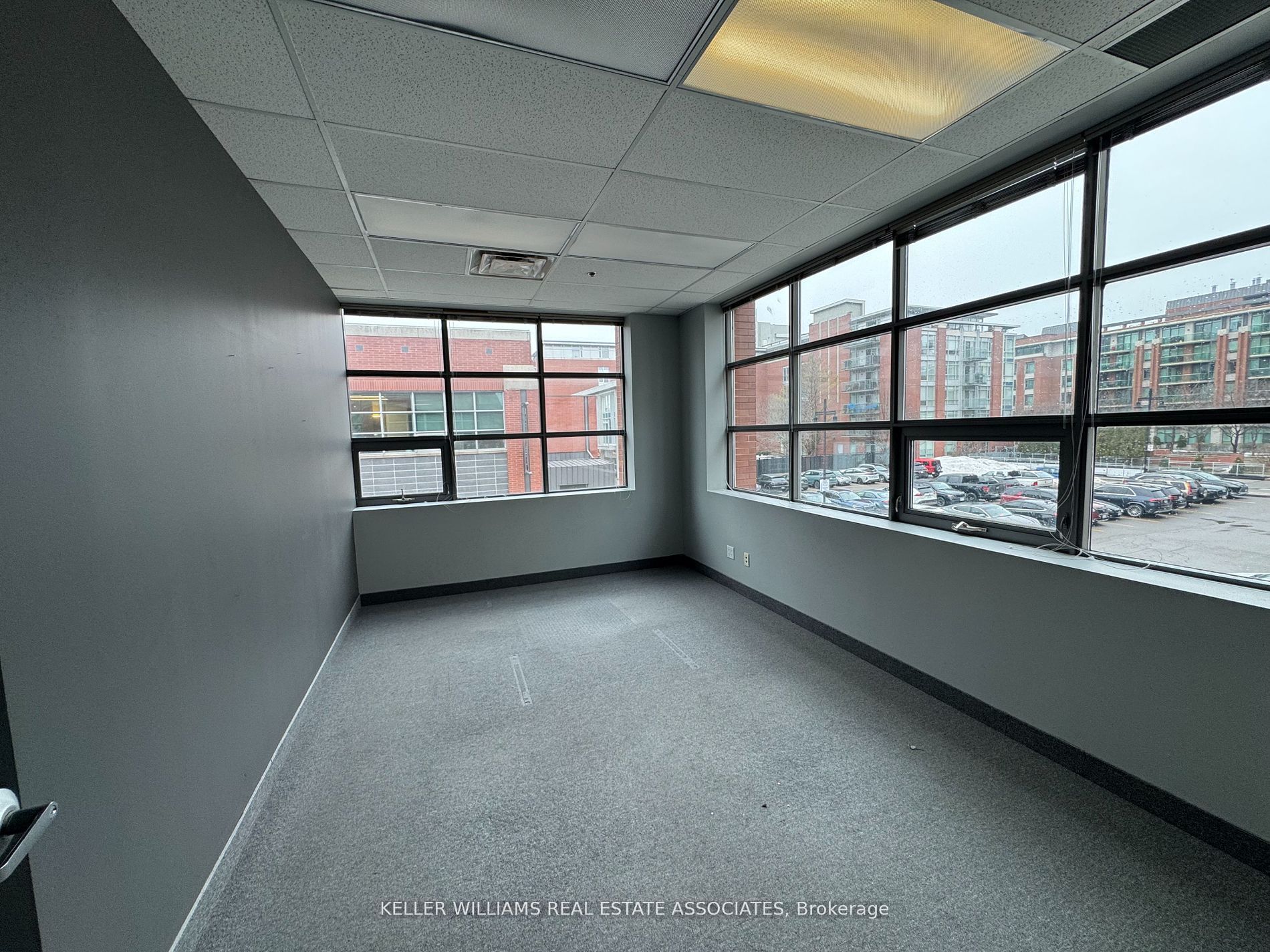 #203 - 125 Lakeshore Road Property Photo 3
