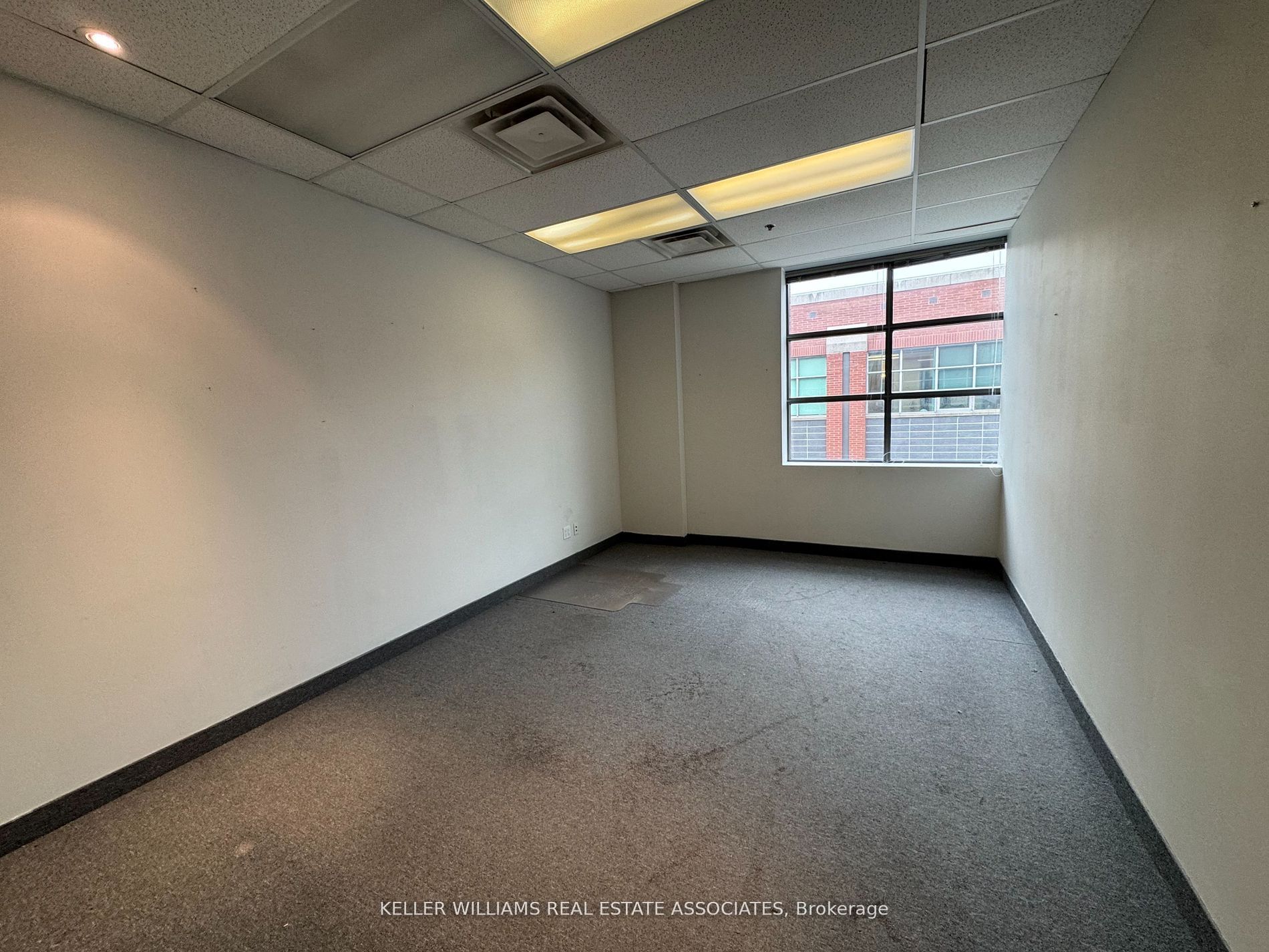 #203 - 125 Lakeshore Road Property Photo 5