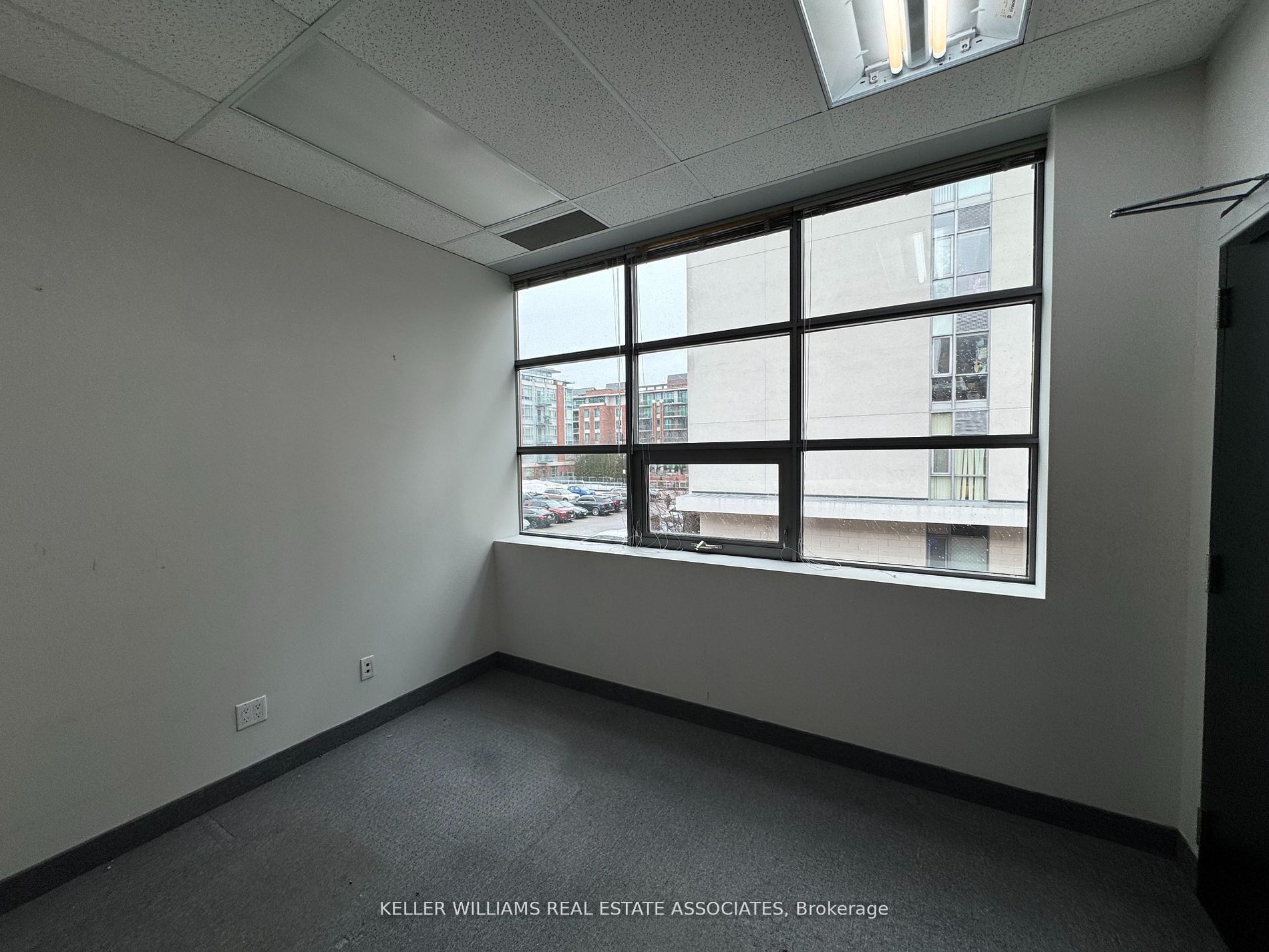 #203 - 125 Lakeshore Road Property Photo 6