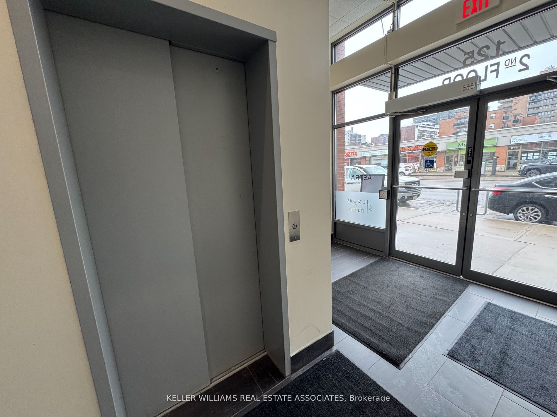 #203 - 125 Lakeshore Road Property Photo 8