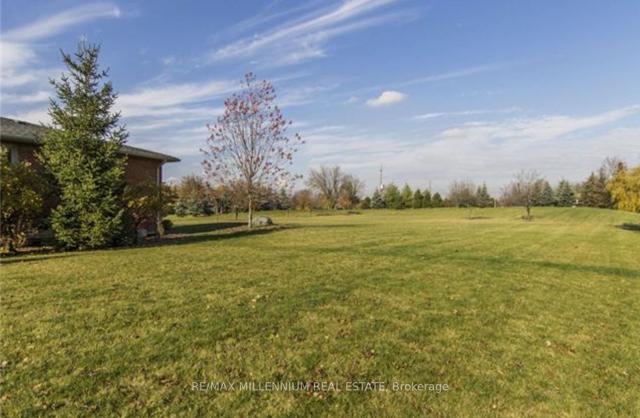 32 Michelangelo Boulevard Main Level Only Property Photo 5